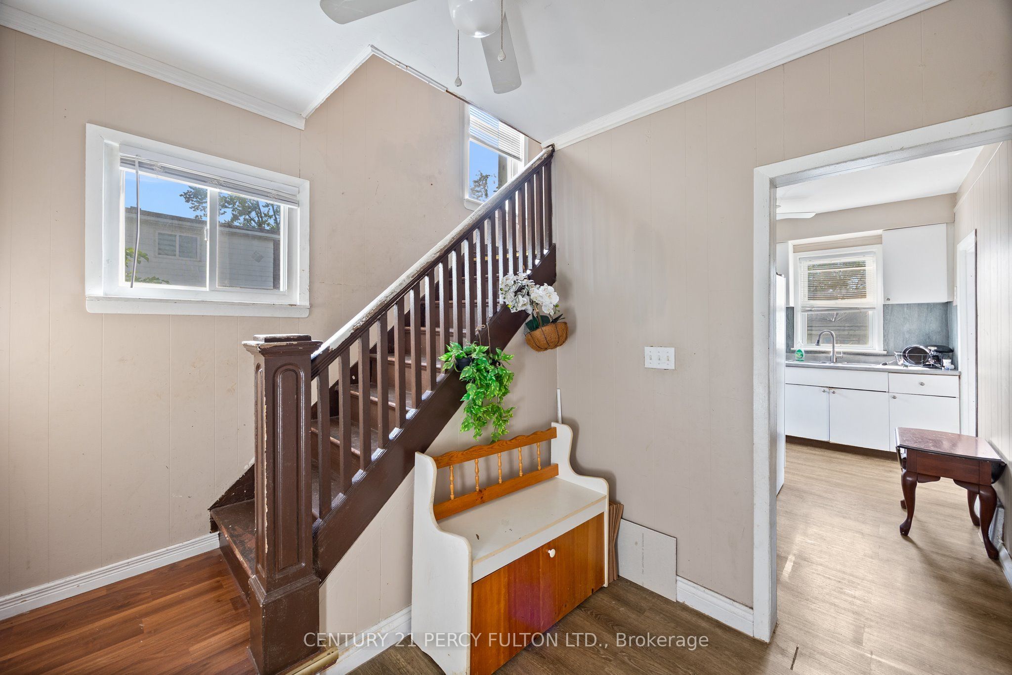 1259 Cataraqui Street Property Photo 4