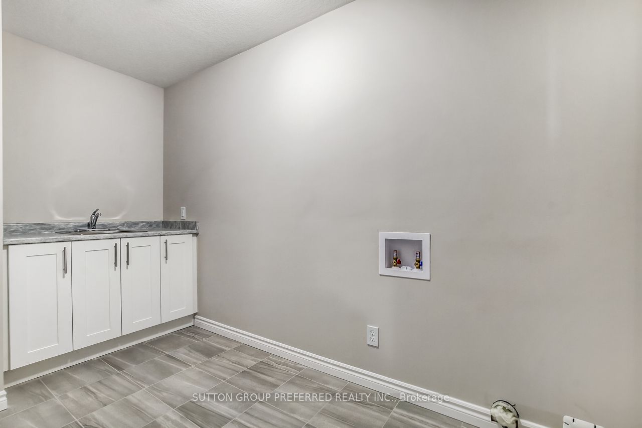 371 Kennington Way Property Photo 19