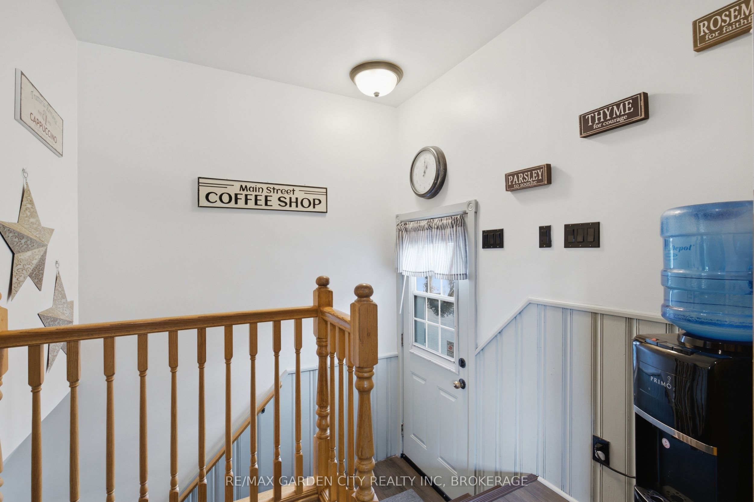 4993 Rendall Crescent Property Photo 16