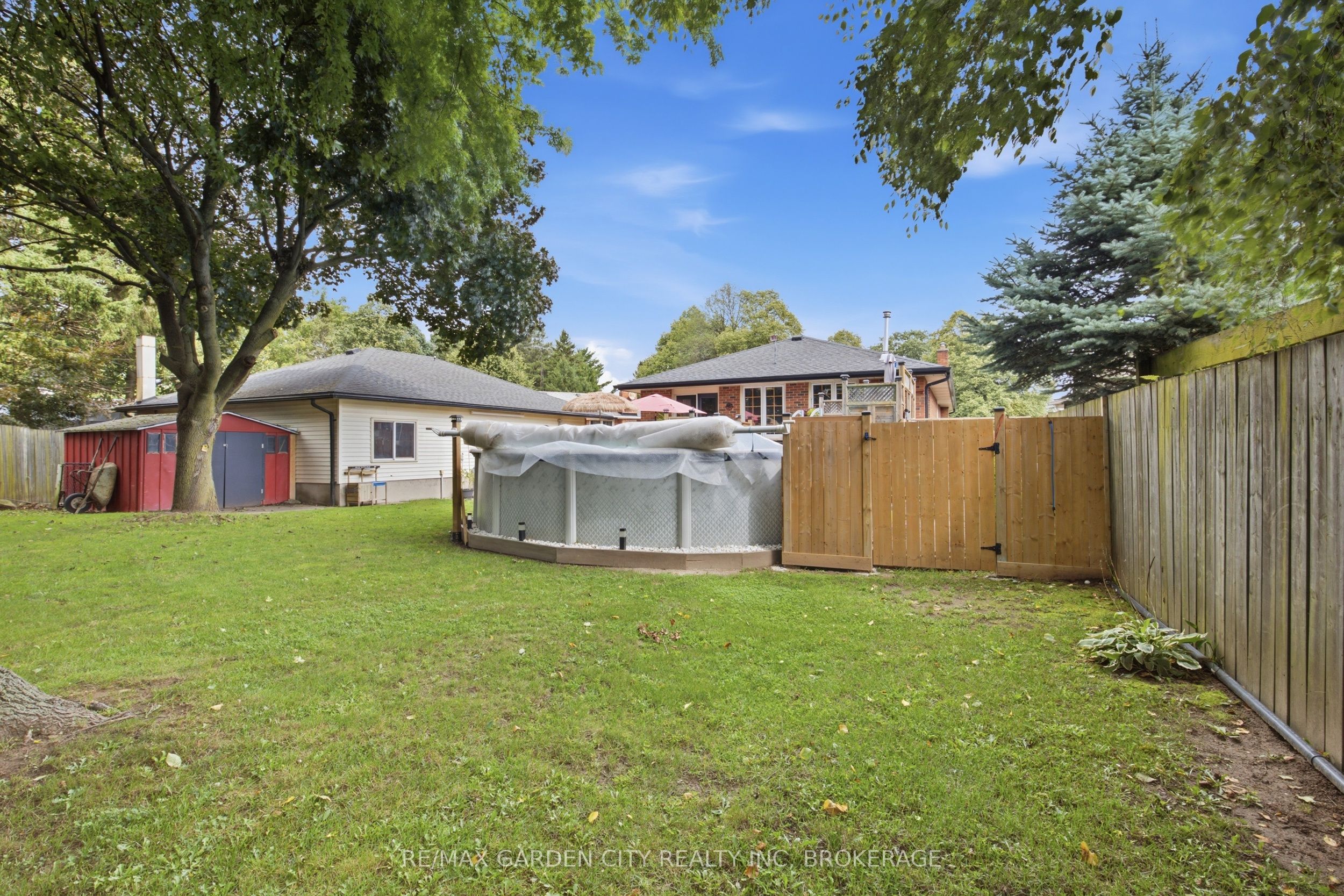 4993 Rendall Crescent Property Photo 41