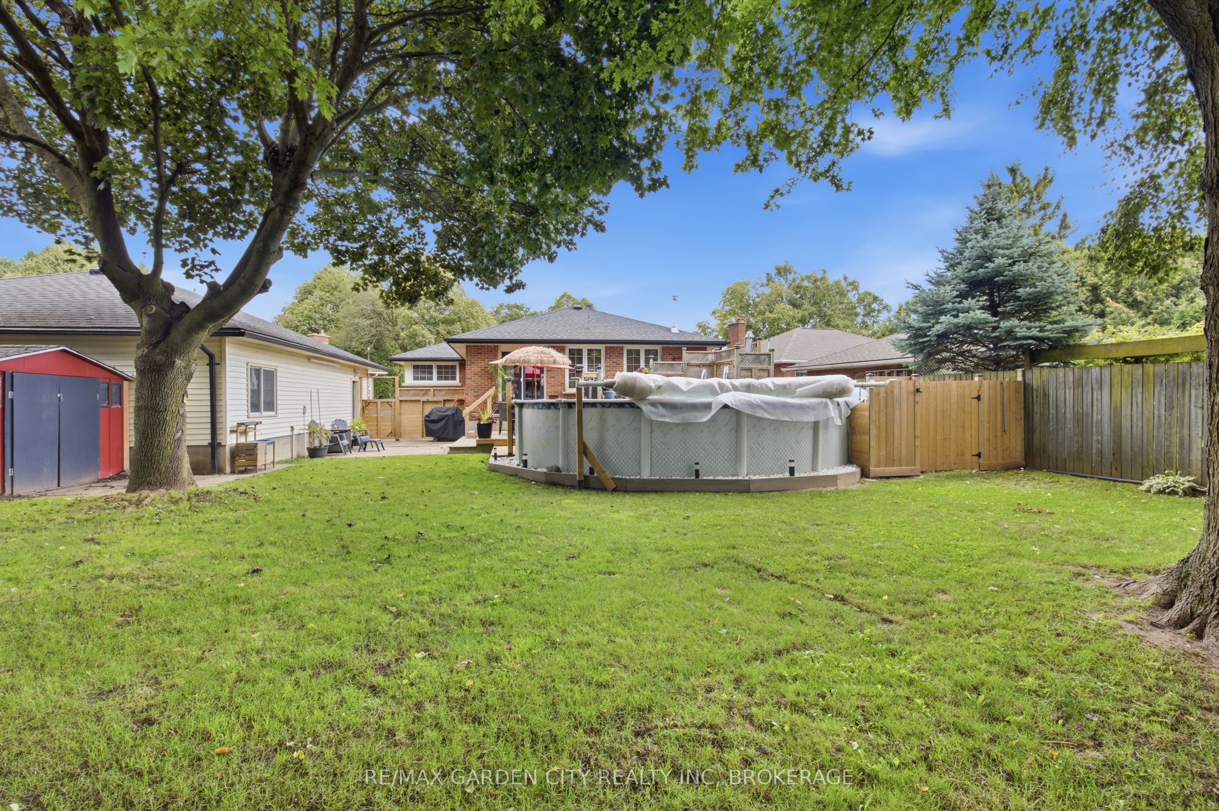 4993 Rendall Crescent Property Photo 42