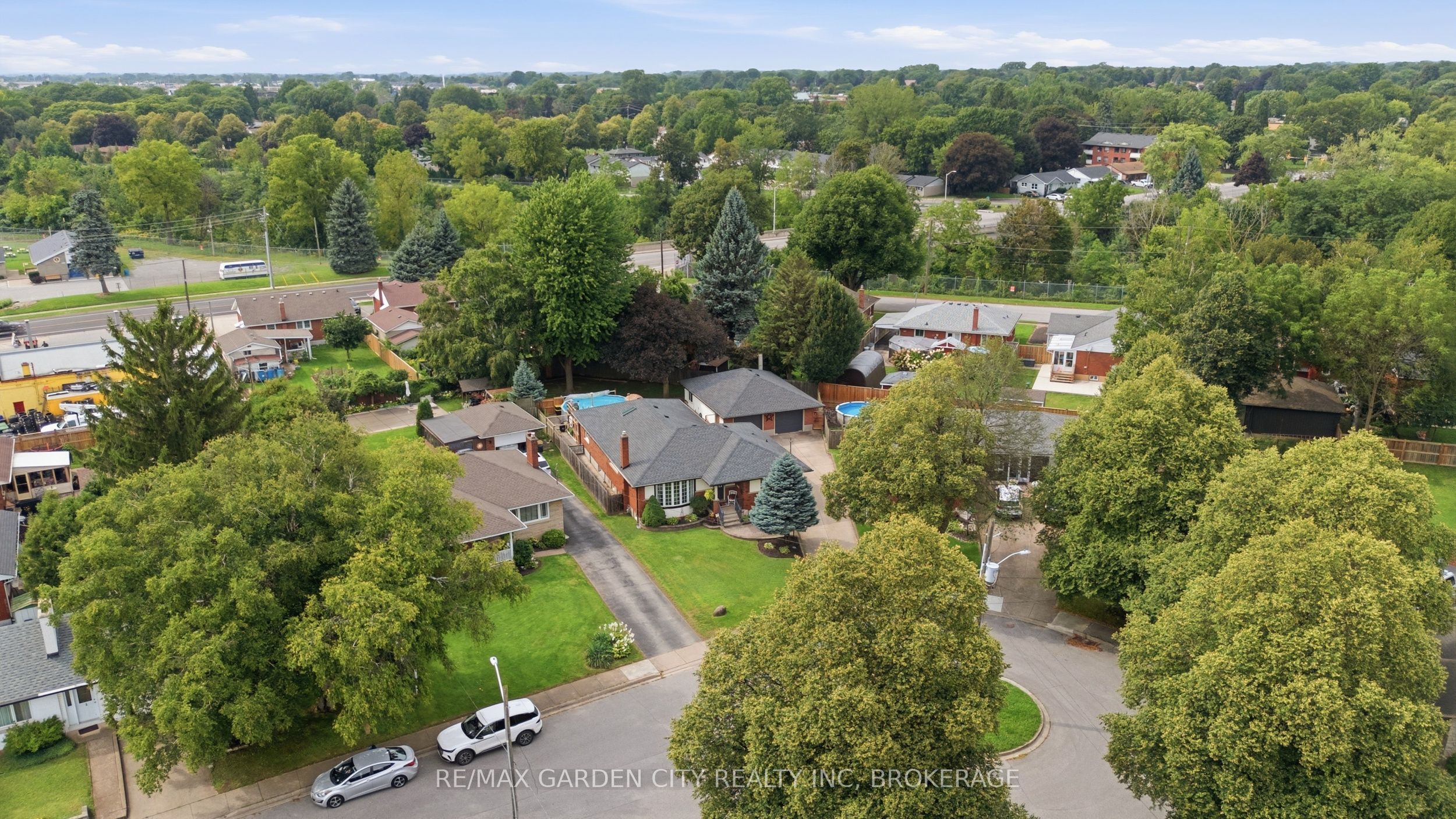 4993 Rendall Crescent Property Photo 45