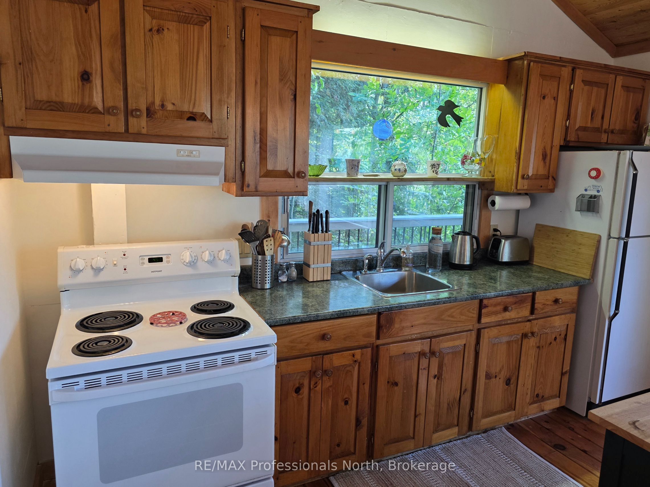 1258-2 Windermere Road Property Photo 9