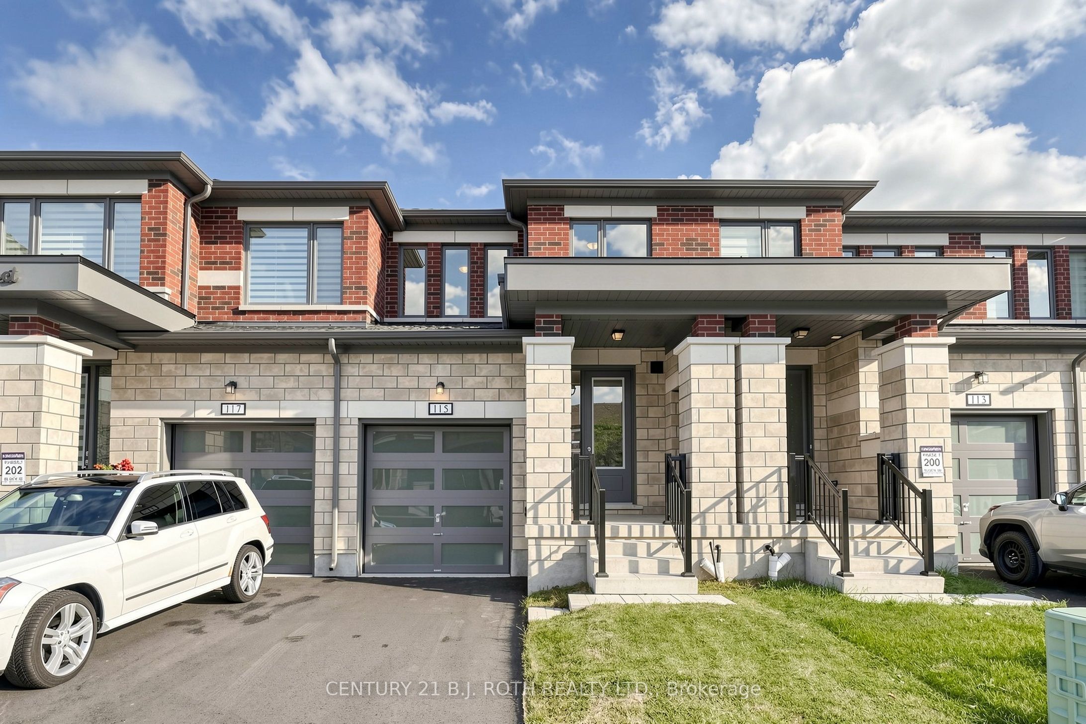 115 Corley Street E Property Photo 2