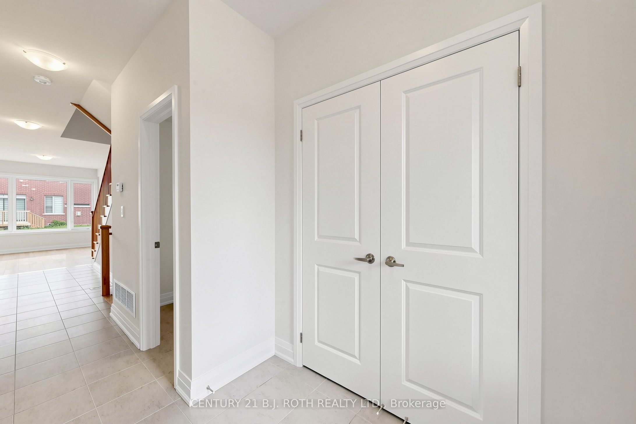 115 Corley Street E Property Photo 6
