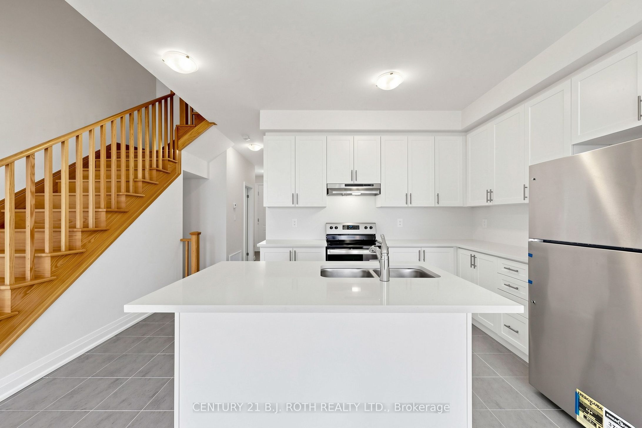 115 Corley Street E Property Photo 14