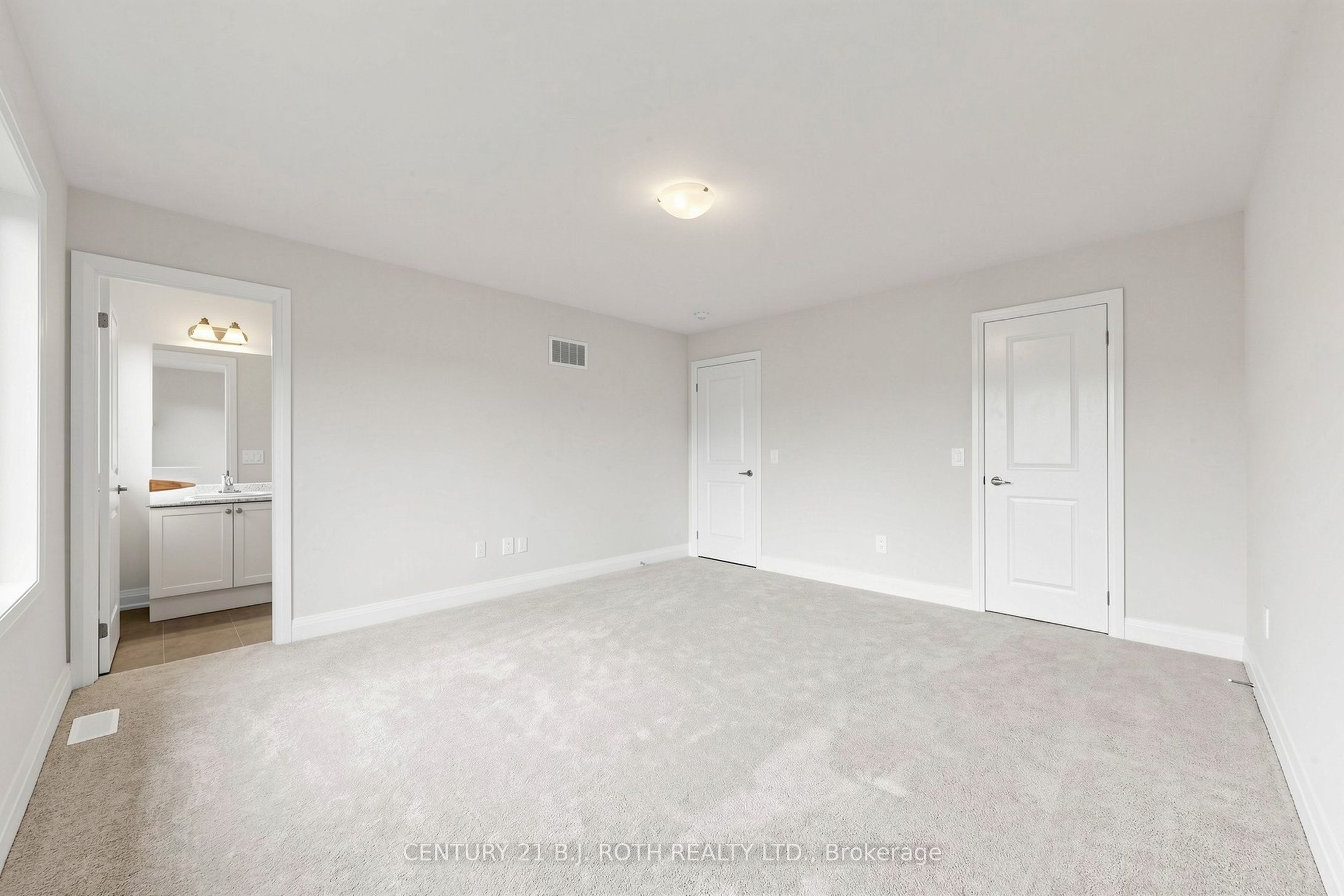 115 Corley Street E Property Photo 28