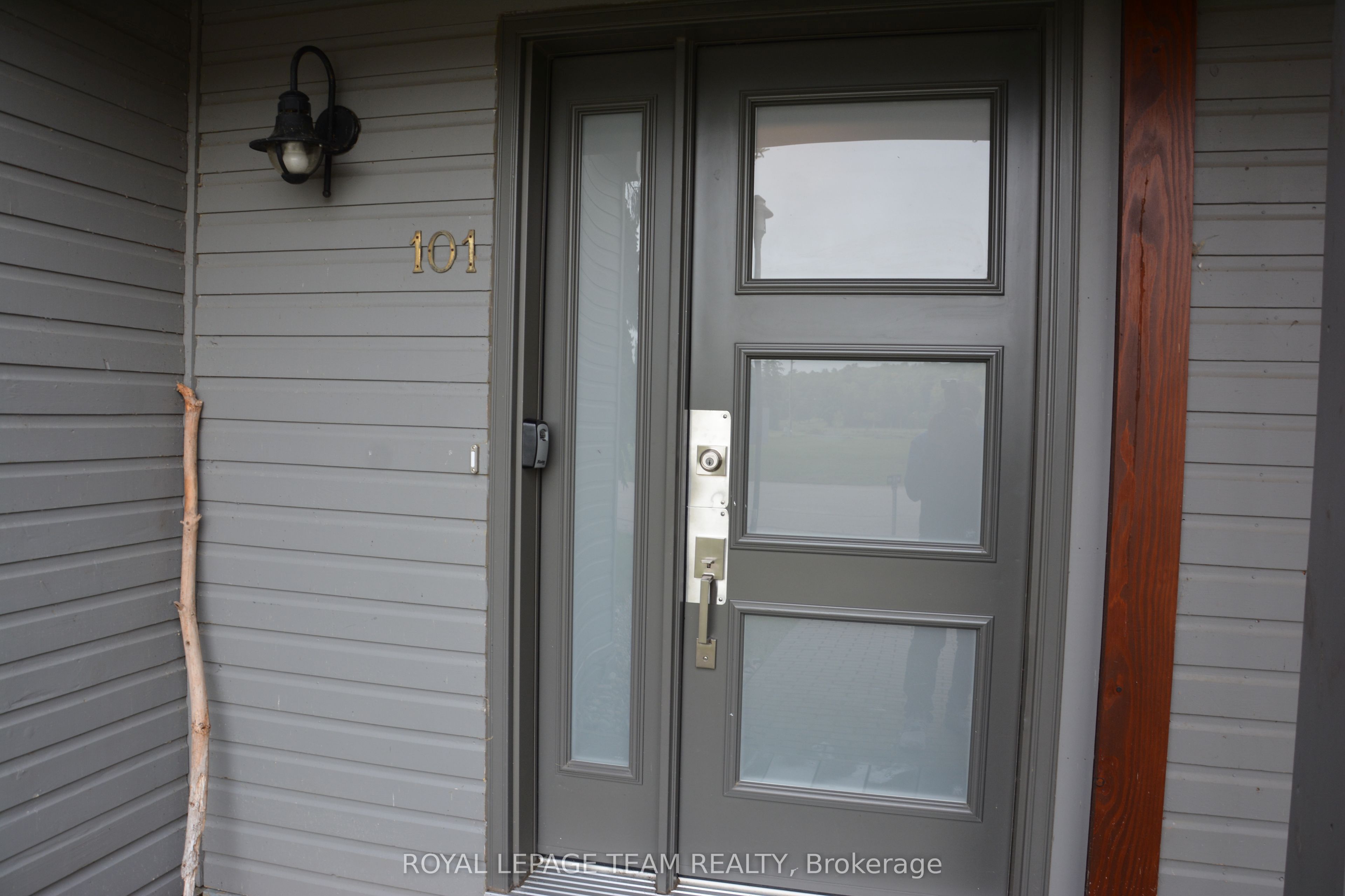 100 Alpine Lane 101 Property Photo 2