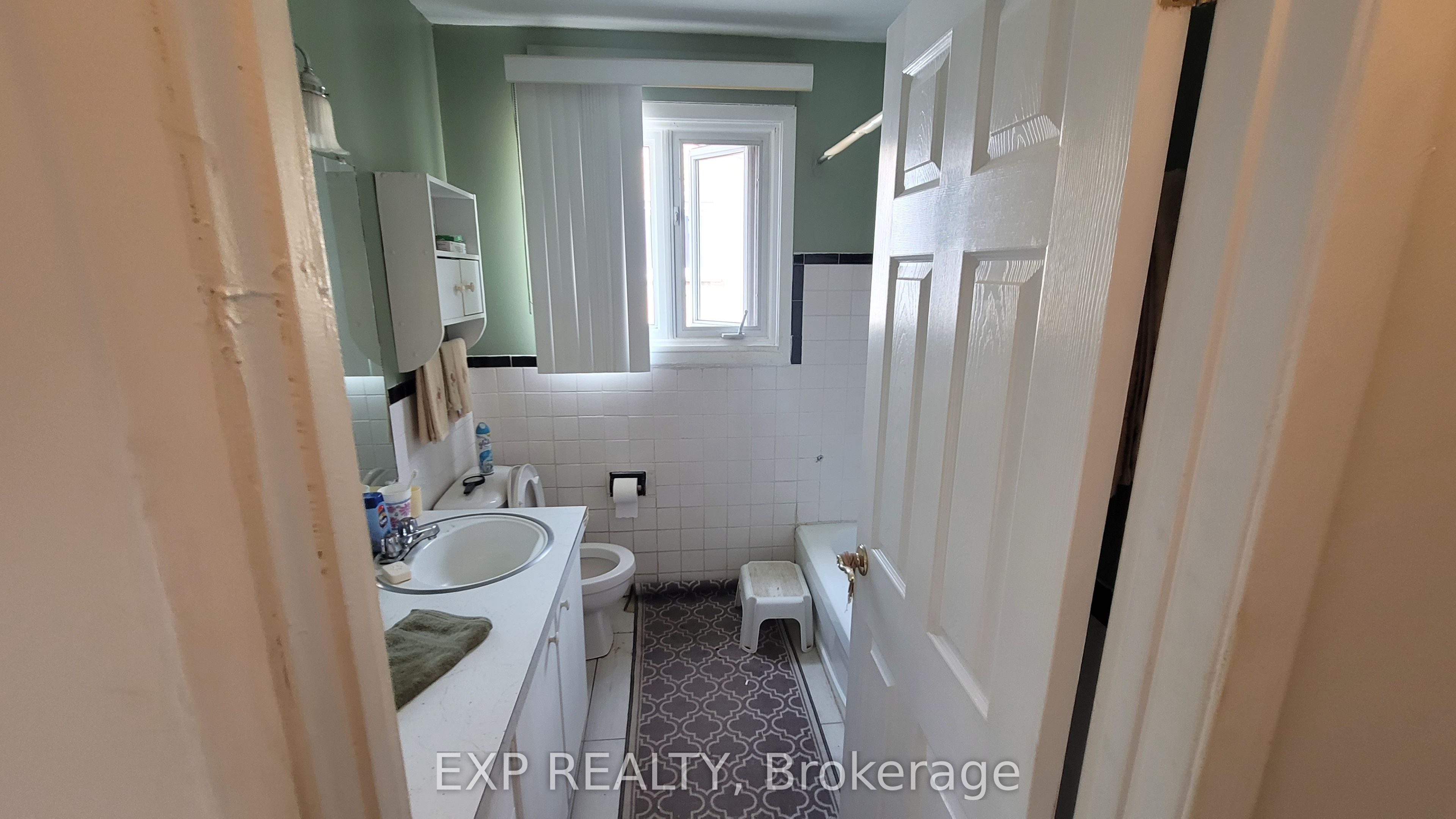 1747 Heron Road Property Photo 8