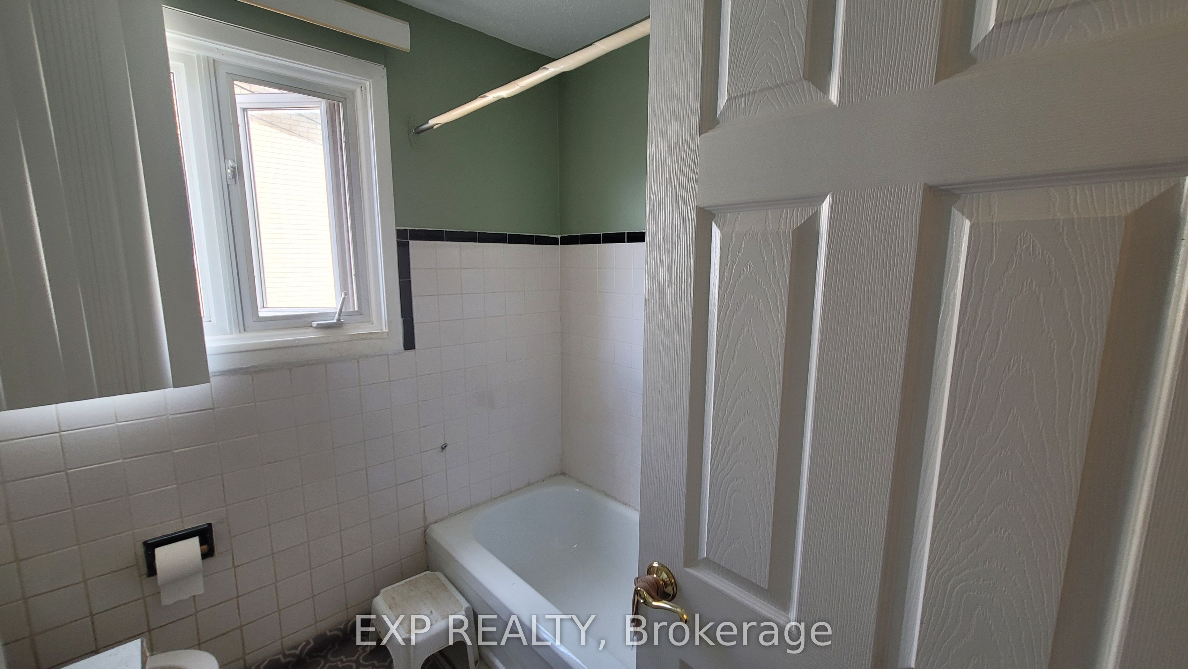 1747 Heron Road Property Photo 9