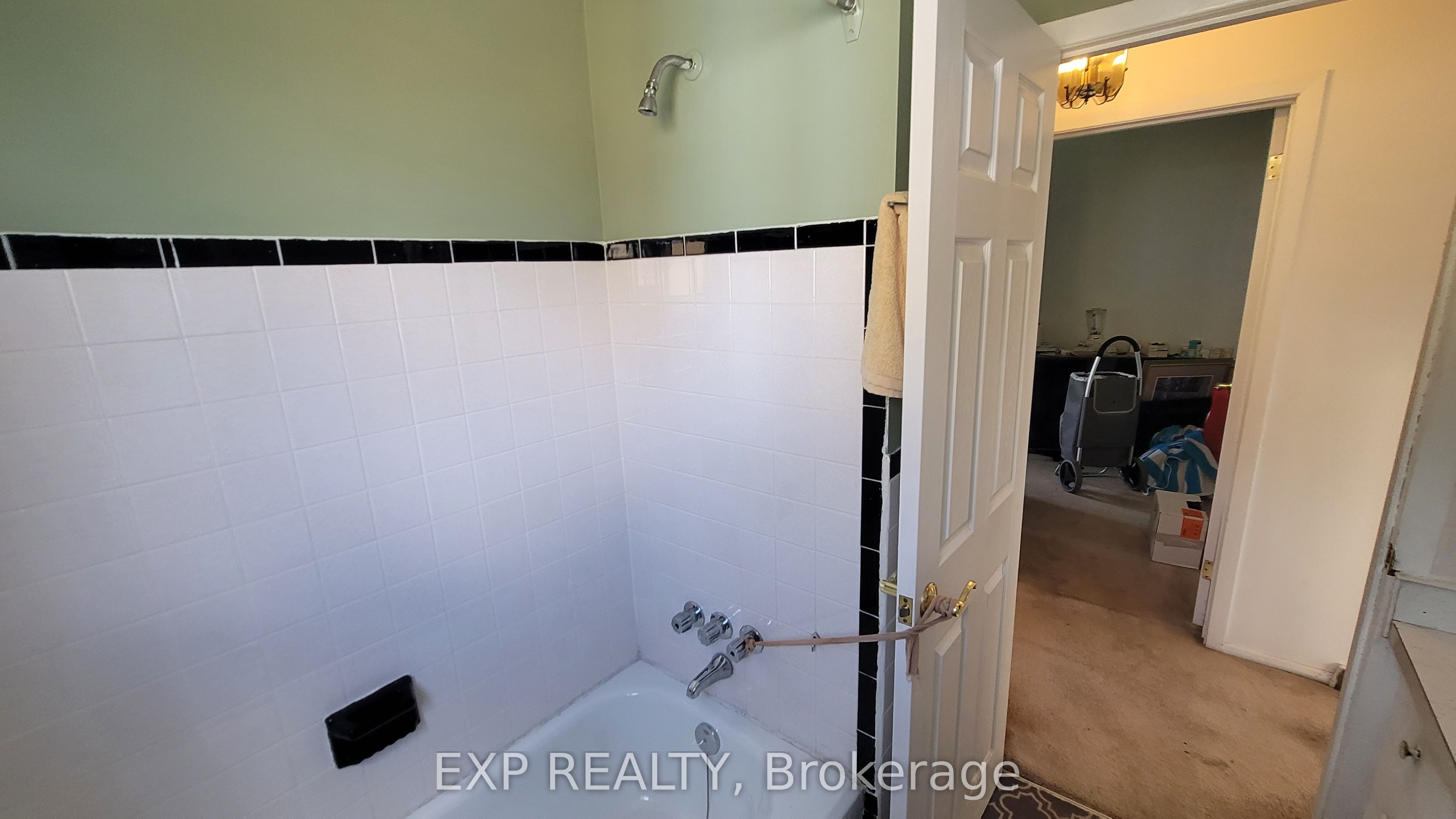 1747 Heron Road Property Photo 10