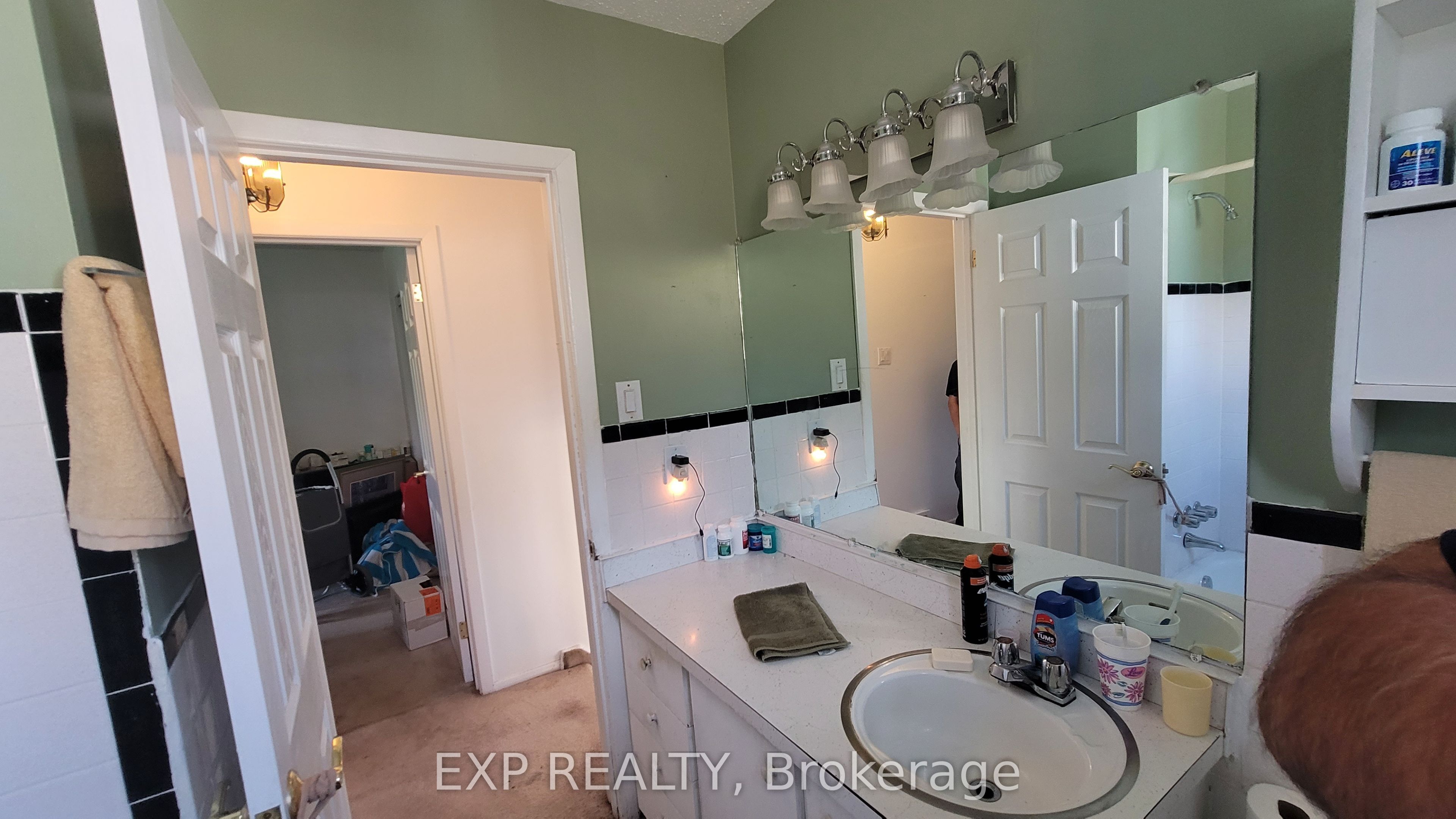 1747 Heron Road Property Photo 12