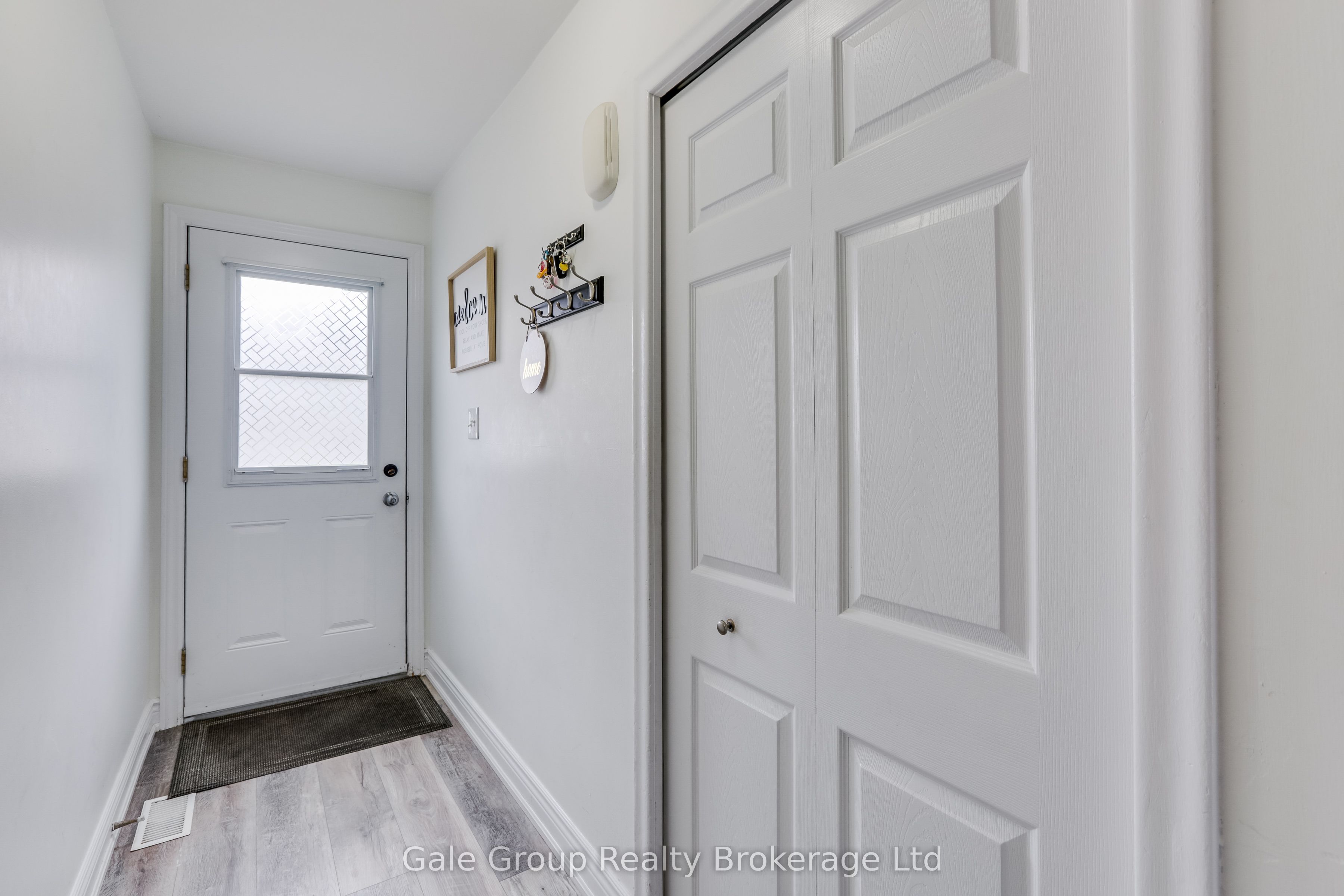 105 Springbank Avenue E 9 Property Photo 5