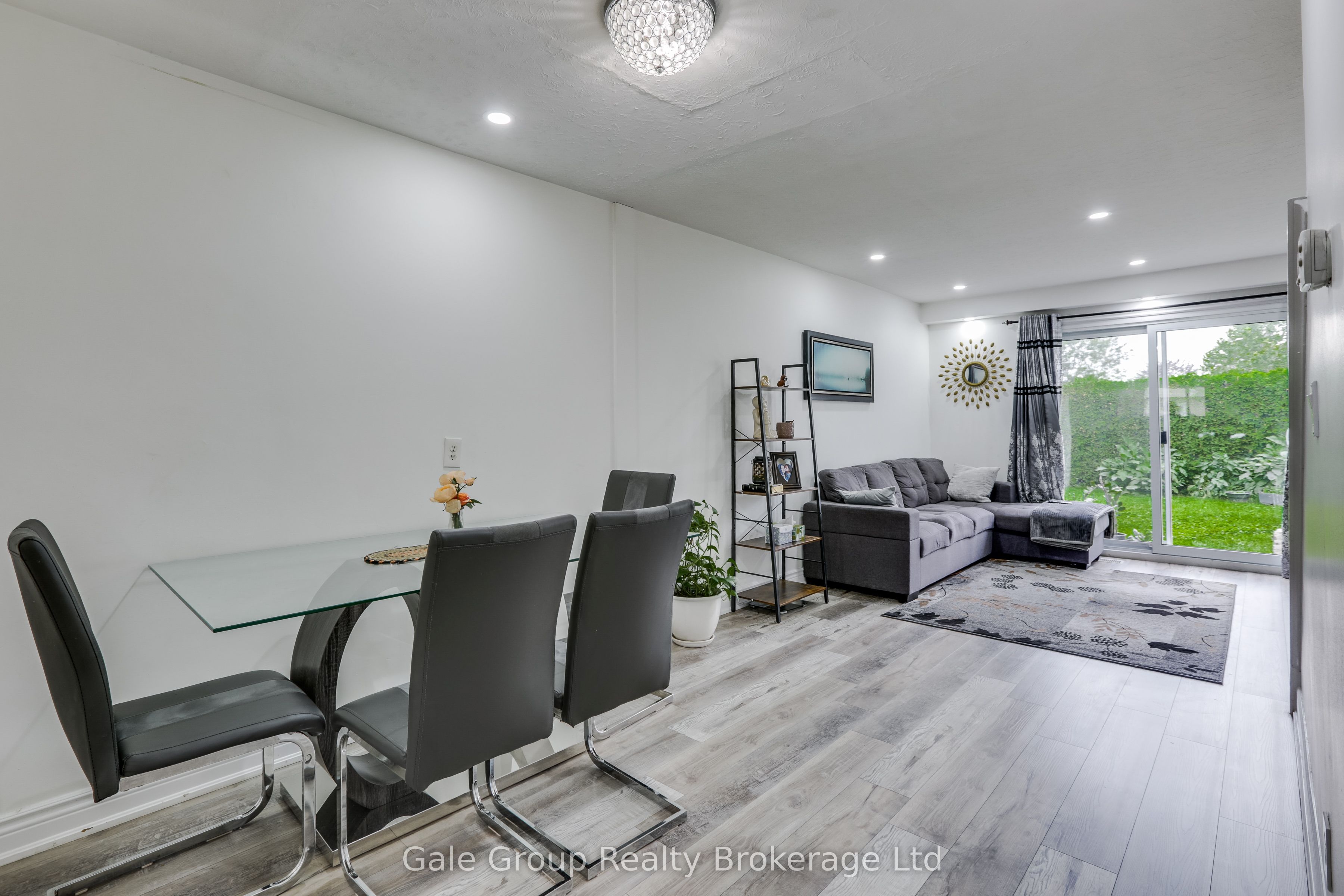 105 Springbank Avenue E 9 Property Photo 6
