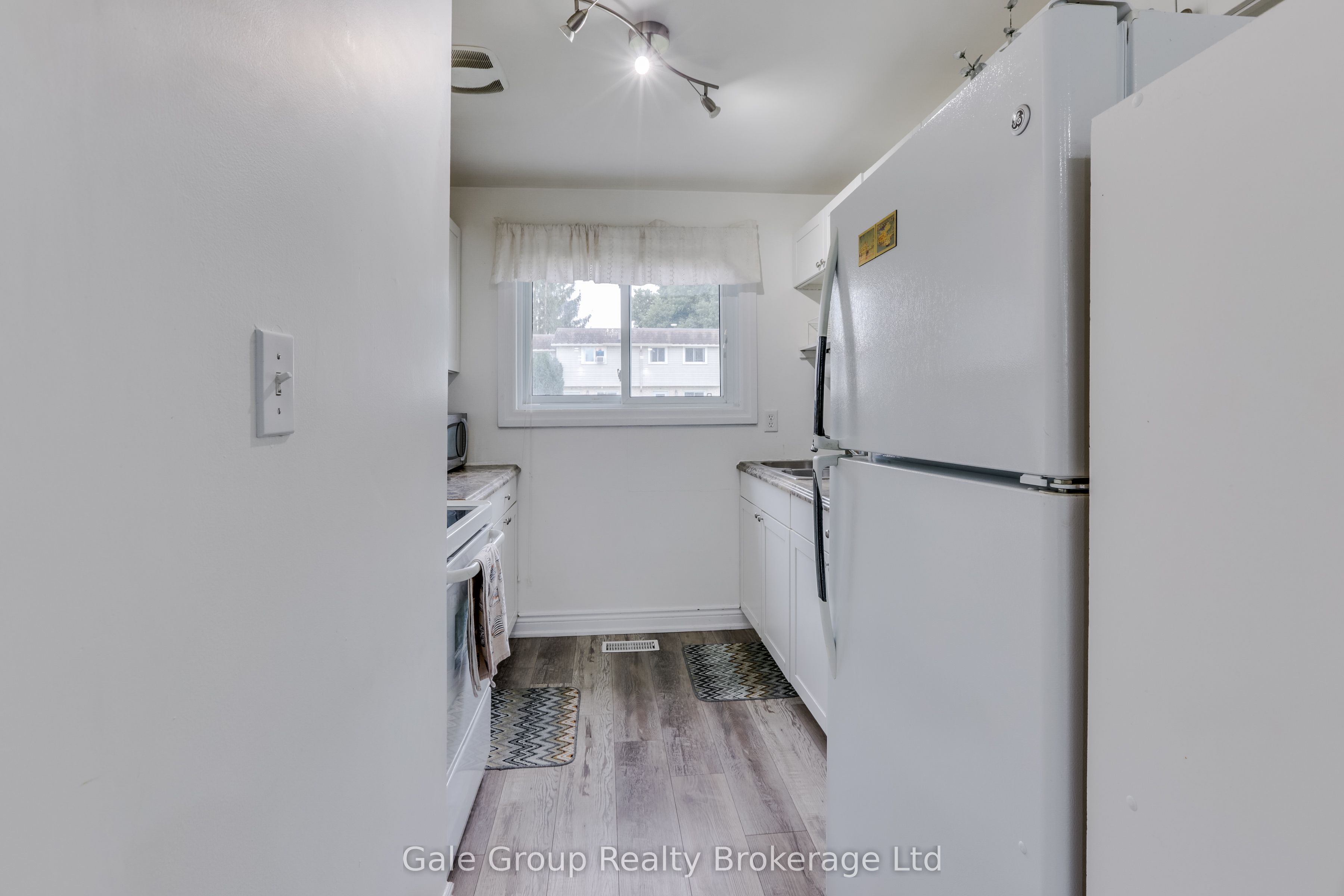 105 Springbank Avenue E 9 Property Photo 10