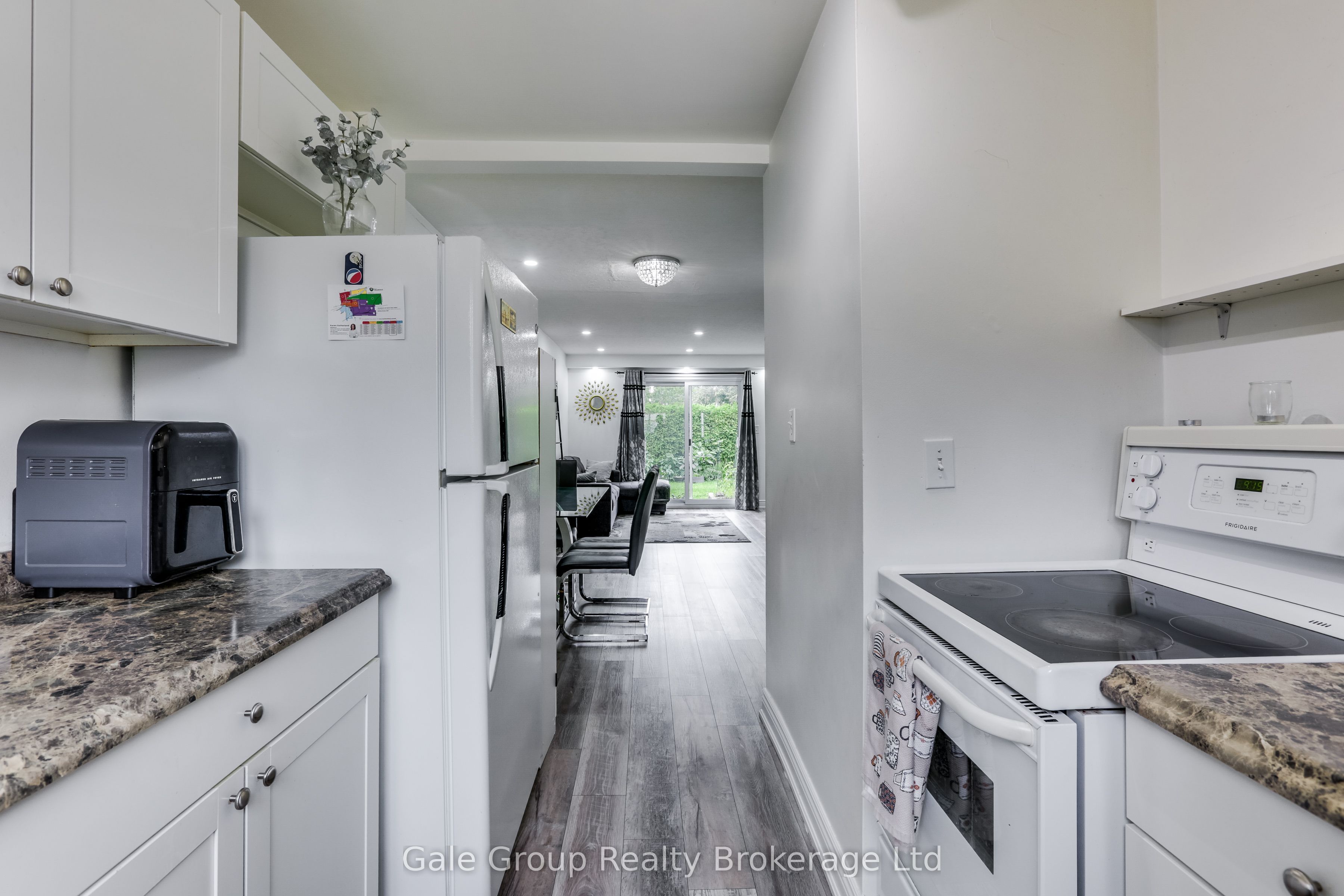 105 Springbank Avenue E 9 Property Photo 13