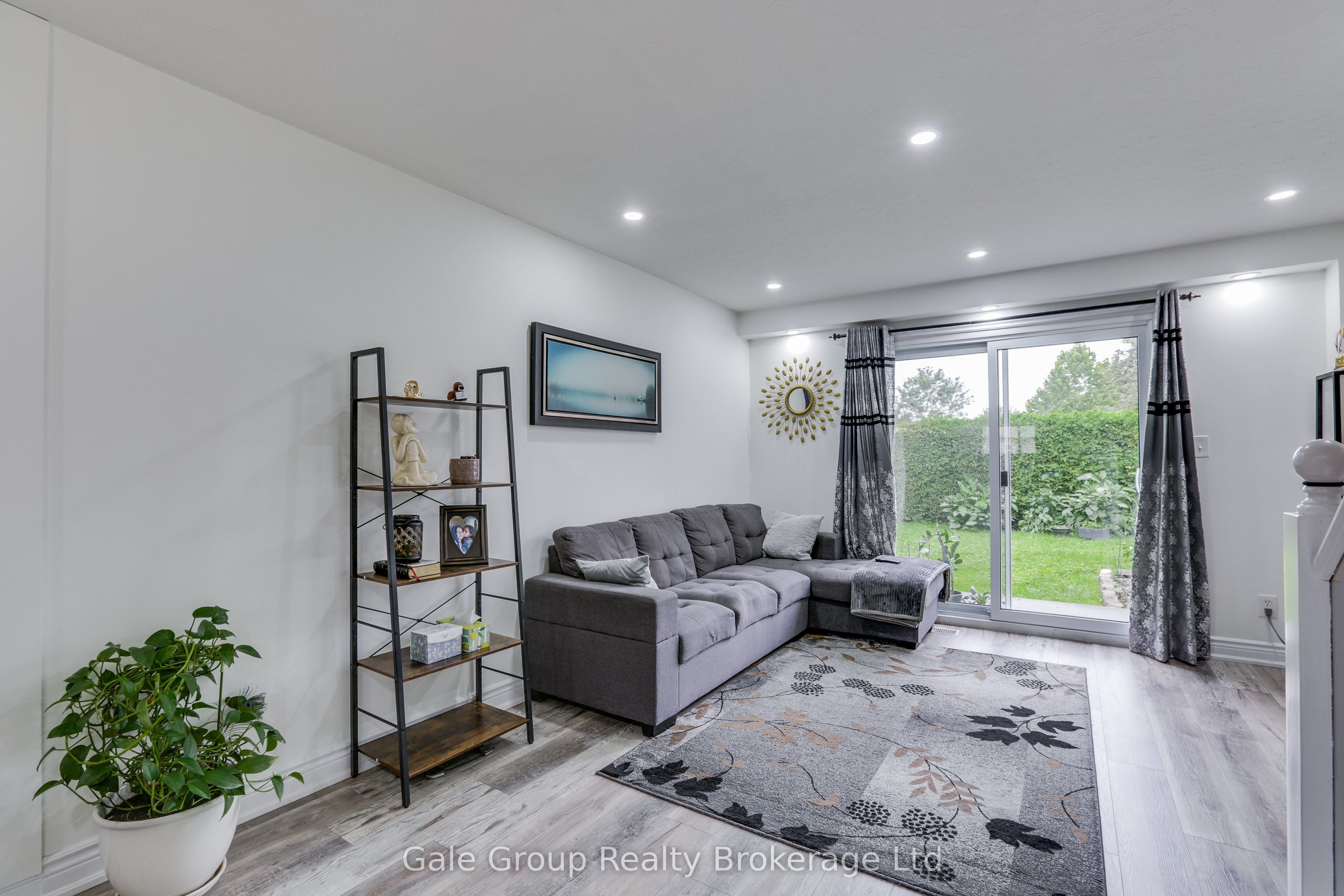 105 Springbank Avenue E 9 Property Photo 14