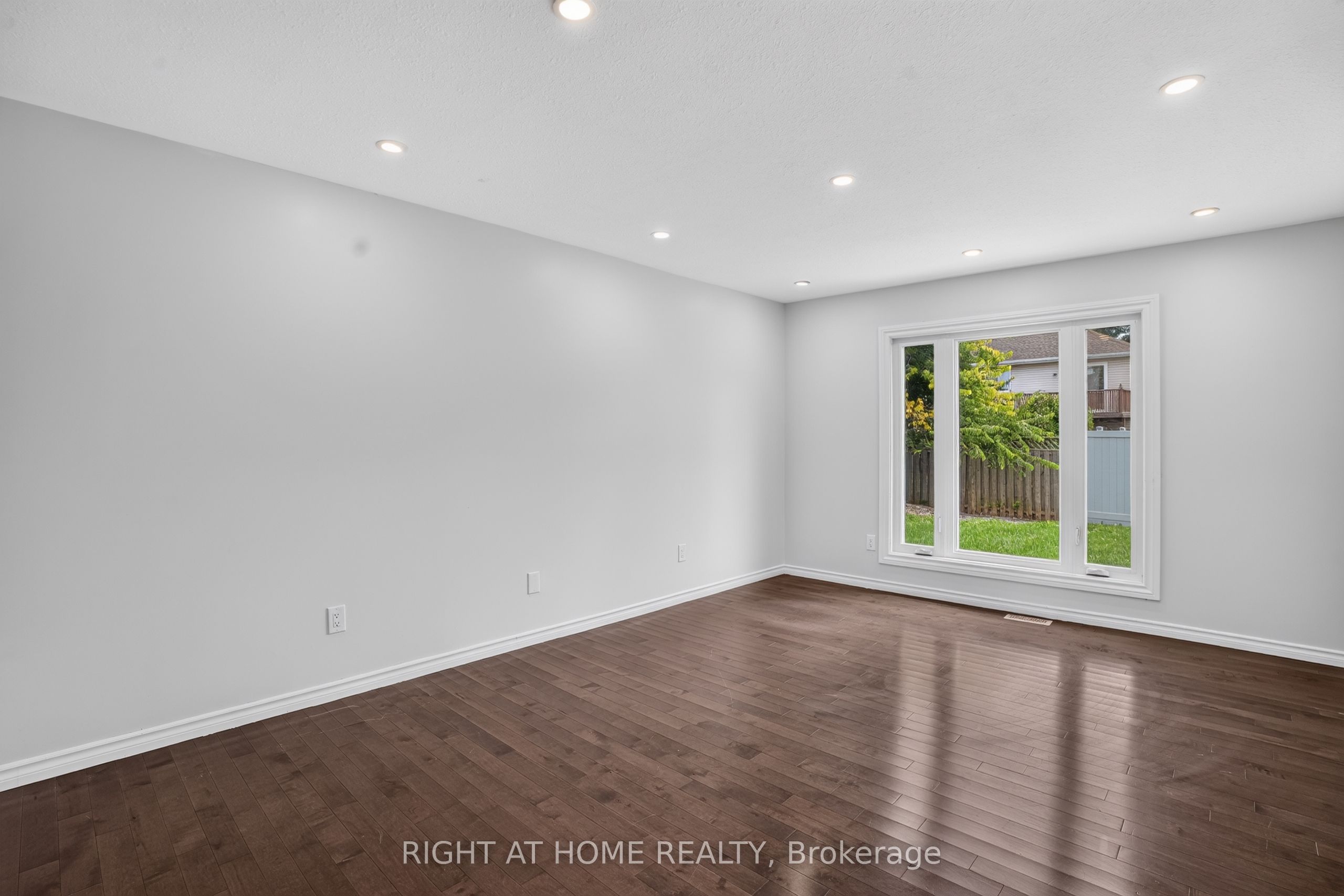 32 Saffron Court Property Photo 6