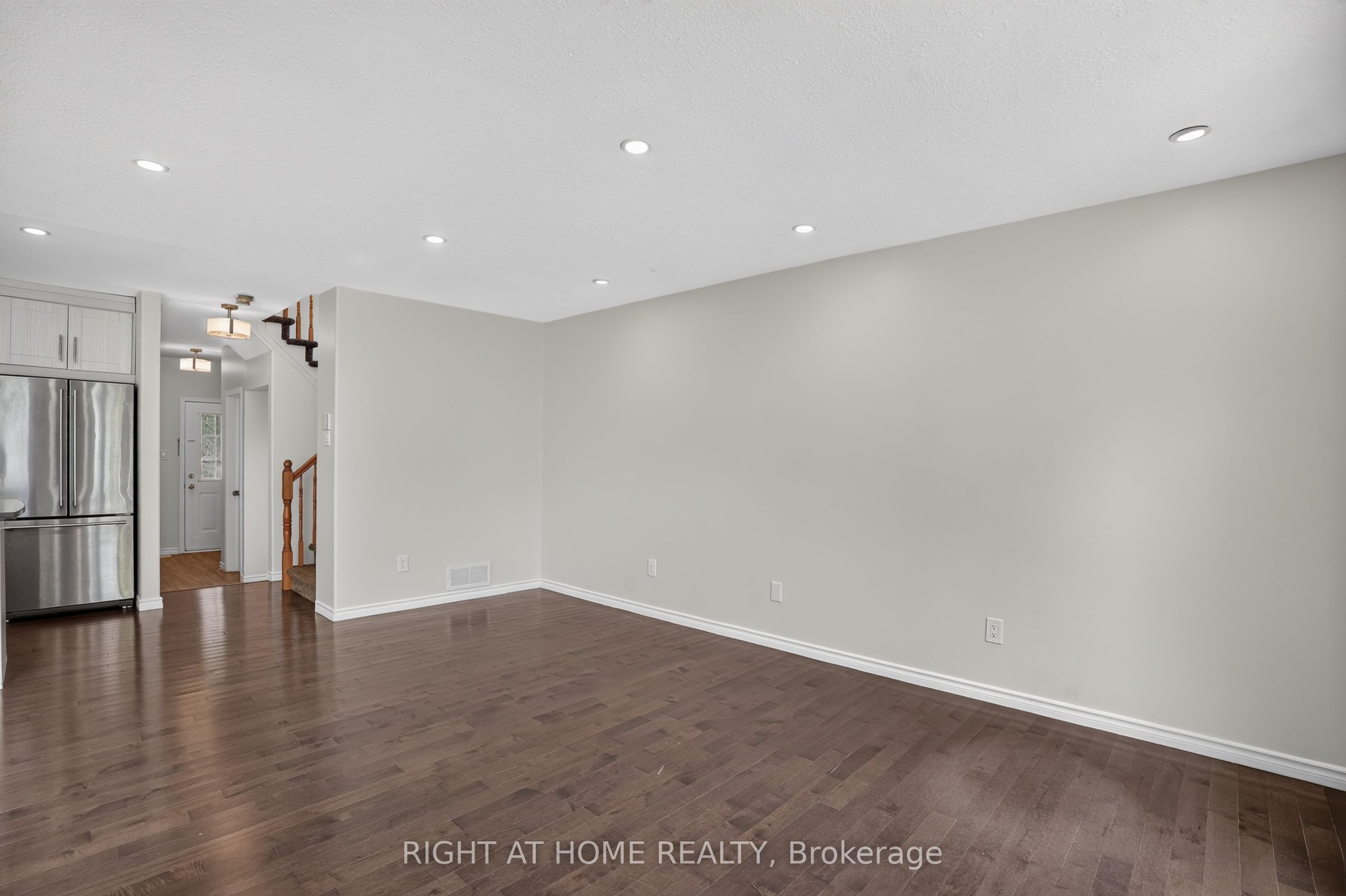 32 Saffron Court Property Photo 9