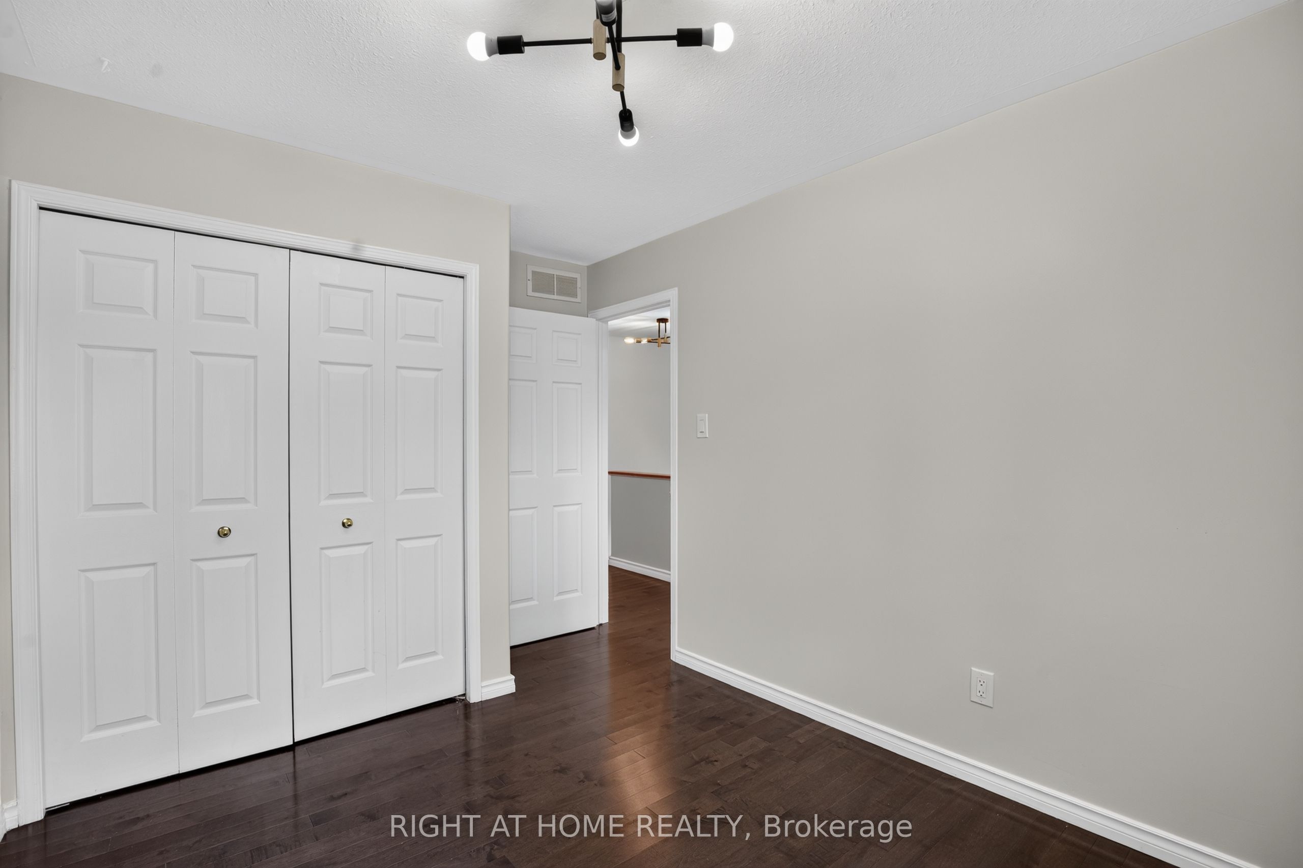 32 Saffron Court Property Photo 23