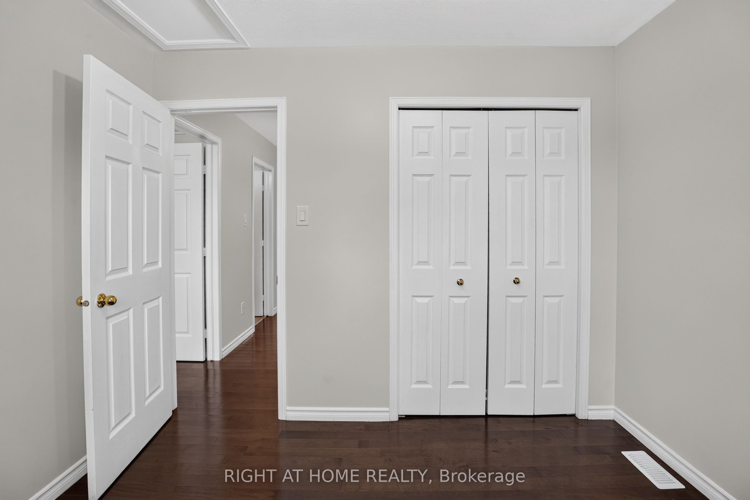 32 Saffron Court Property Photo 30