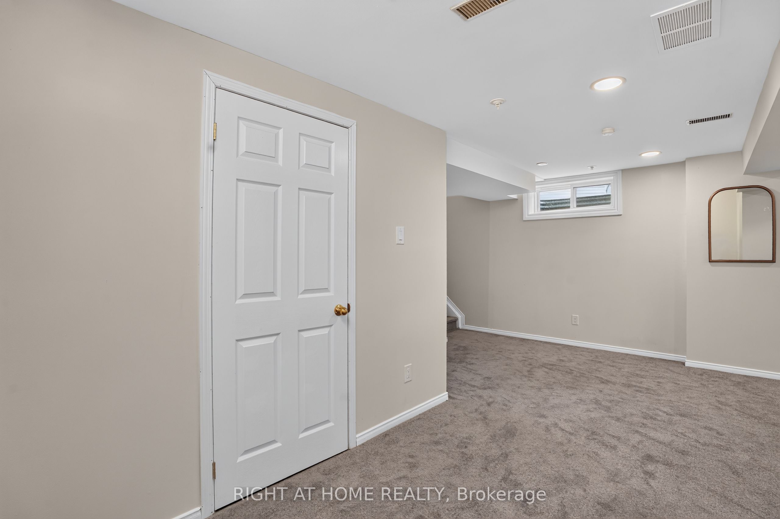 32 Saffron Court Property Photo 38