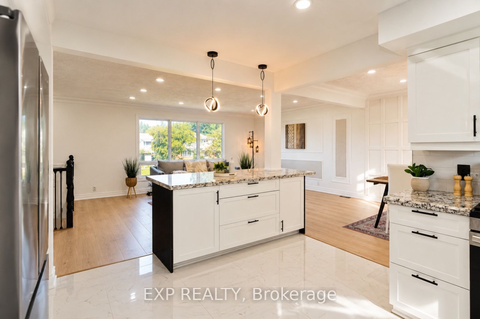 1240 Montrose Avenue Property Photo 10