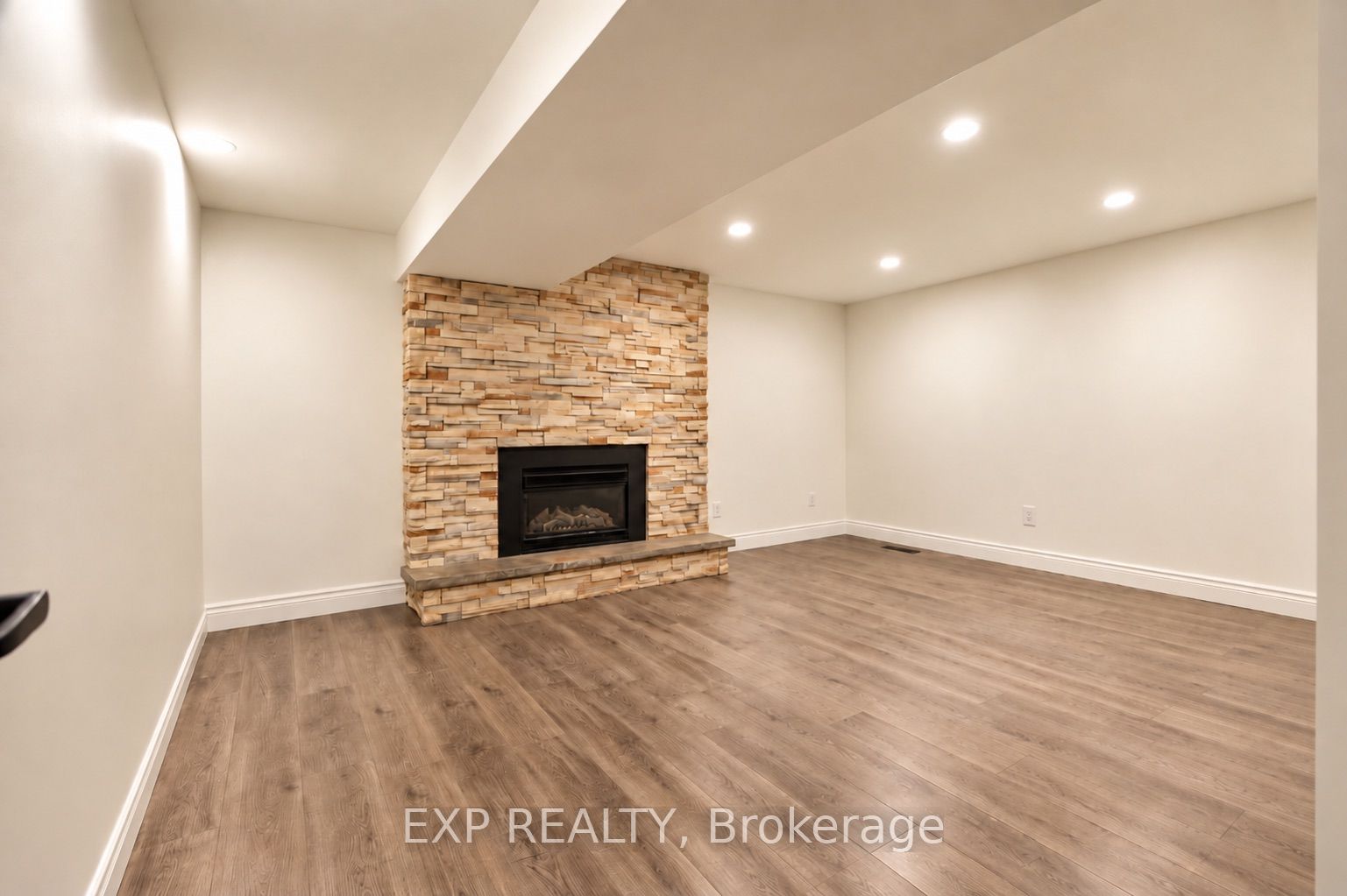 1240 Montrose Avenue Property Photo 20