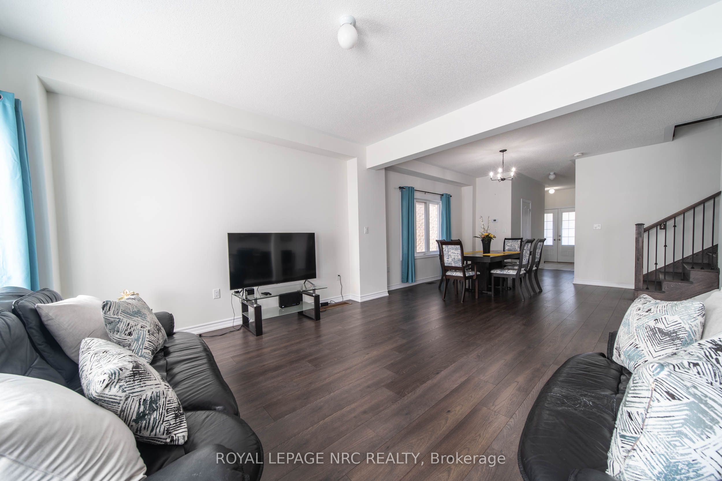 97 Tumblewood Place Property Photo 3