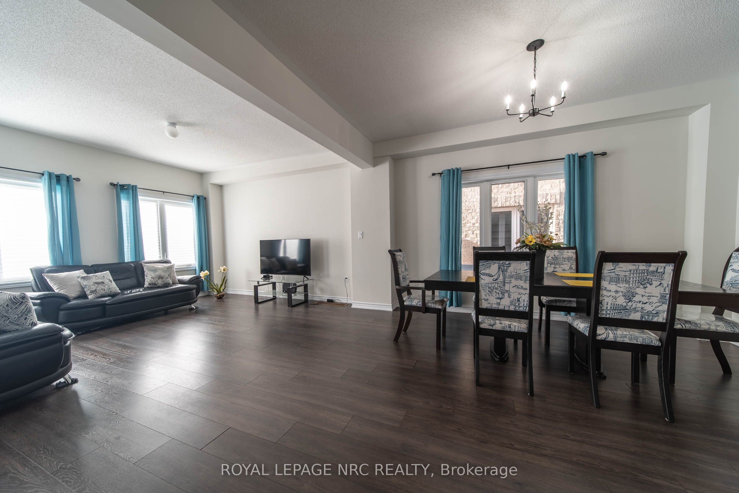 97 Tumblewood Place Property Photo 13