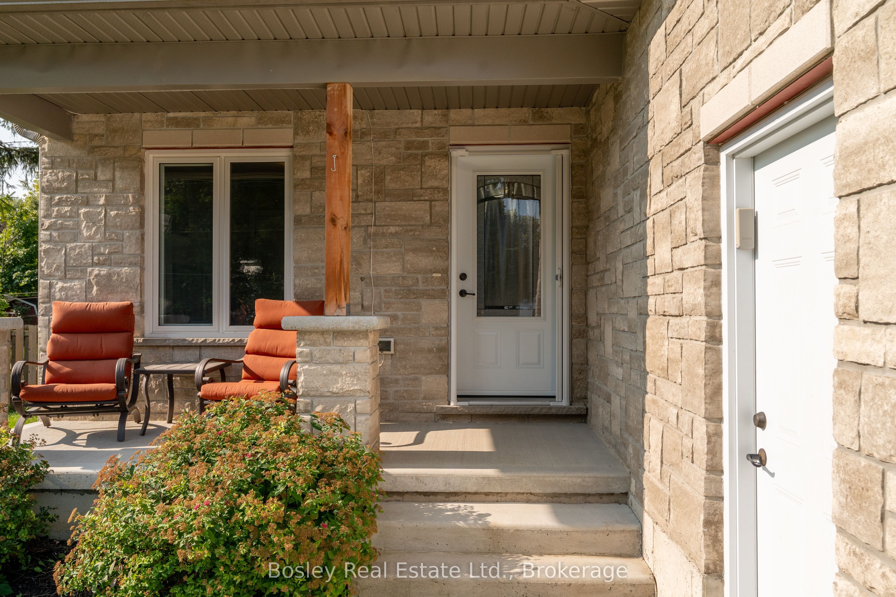 420 Victoria Street Property Photo 3
