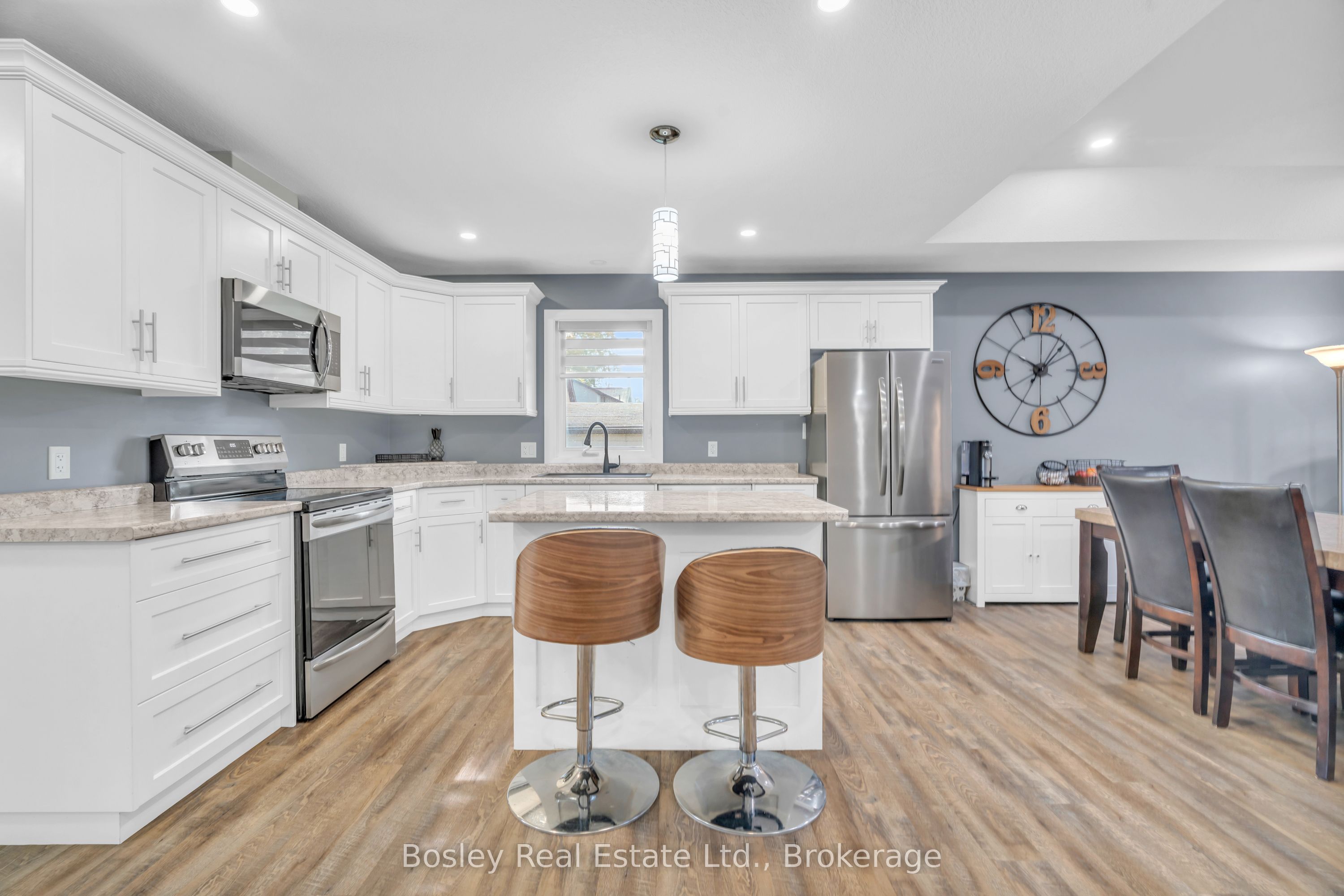 420 Victoria Street Property Photo 10