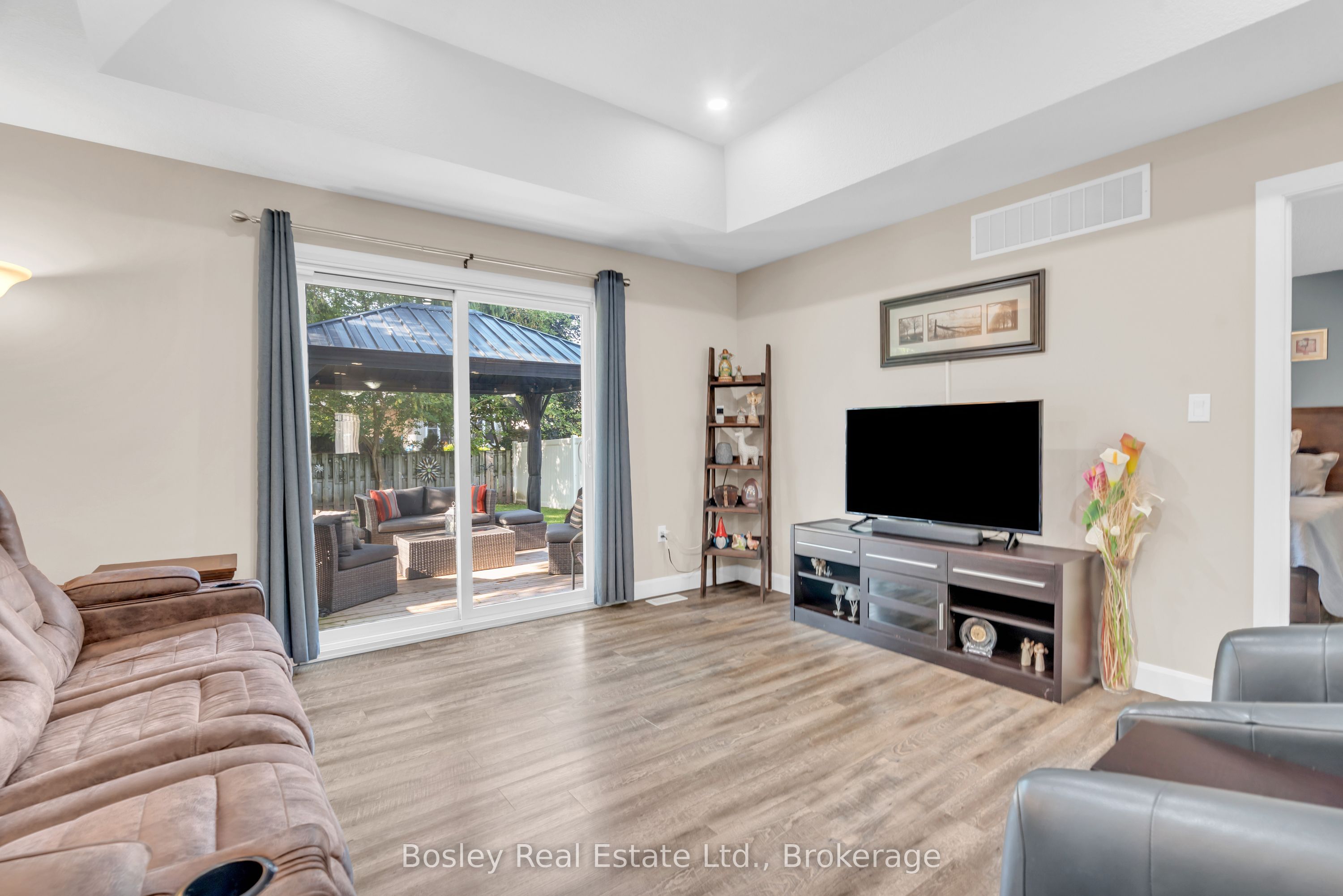 420 Victoria Street Property Photo 17