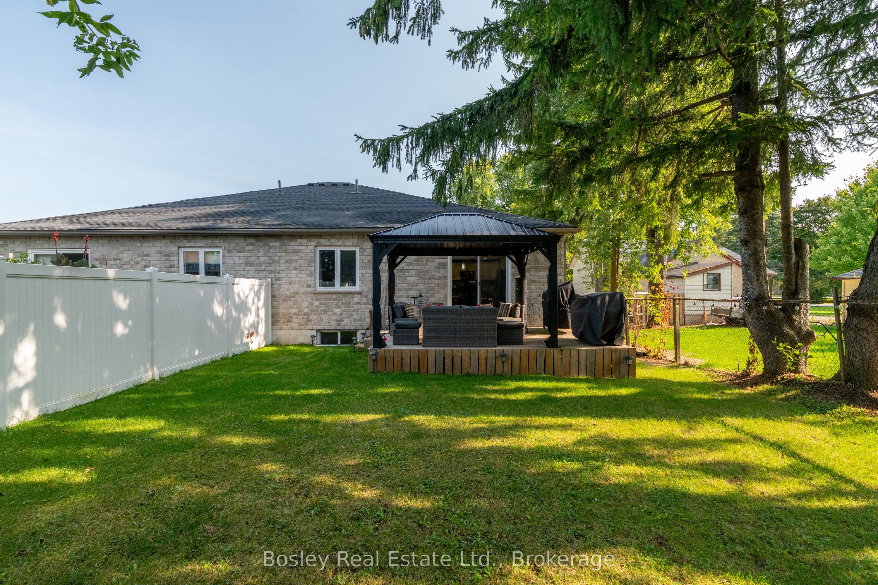 420 Victoria Street Property Photo 29