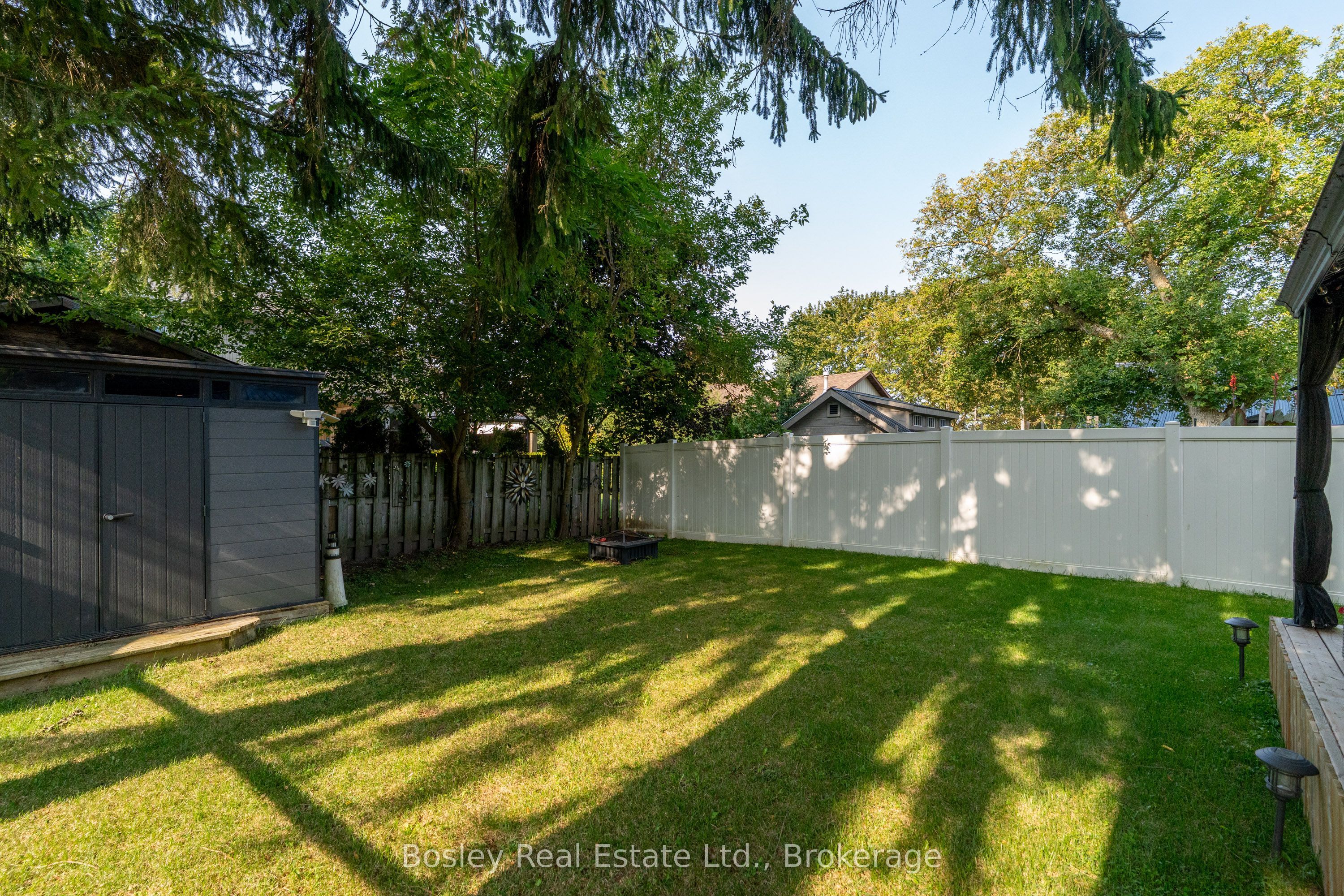 420 Victoria Street Property Photo 32