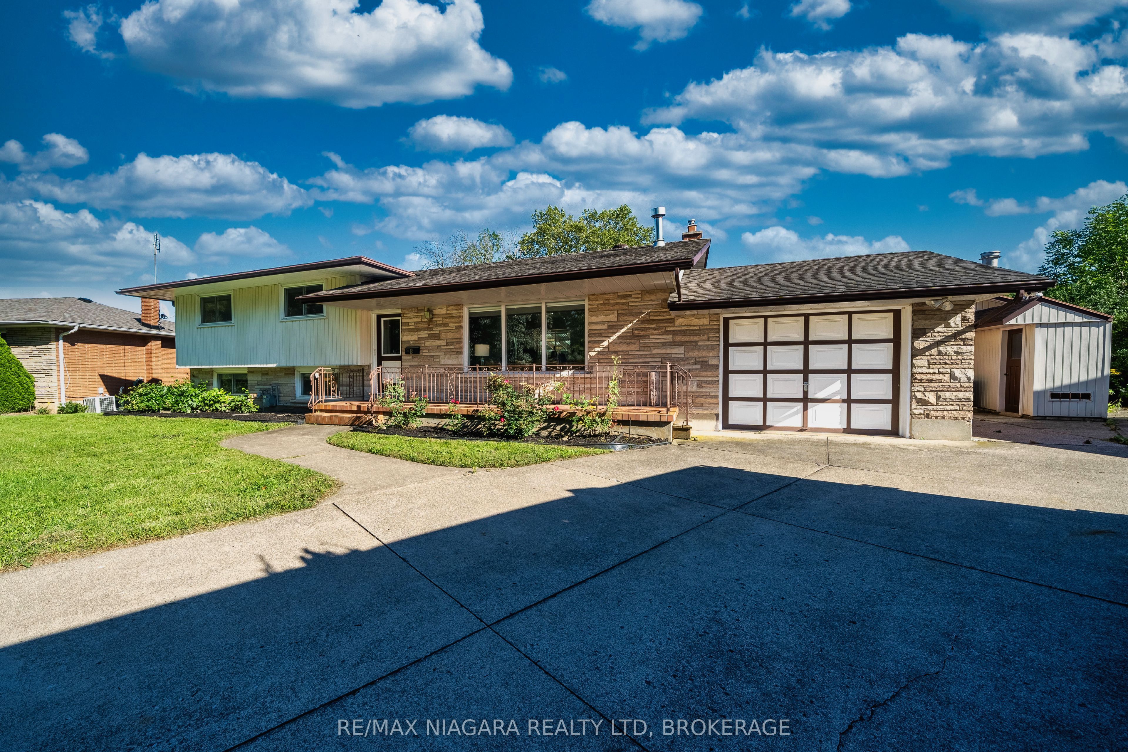 8 Fernwood Terrace Property Photo 2