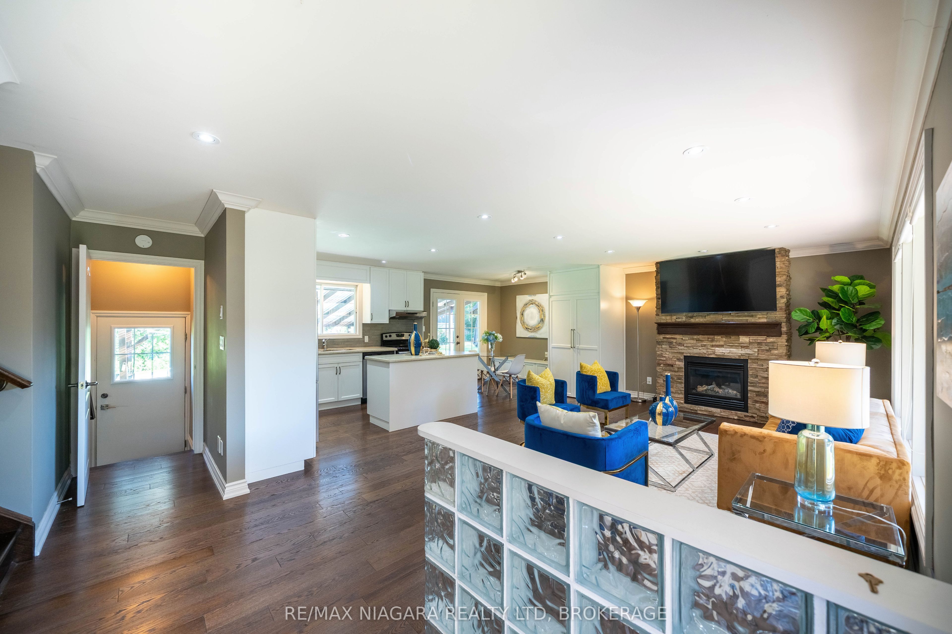 8 Fernwood Terrace Property Photo 4
