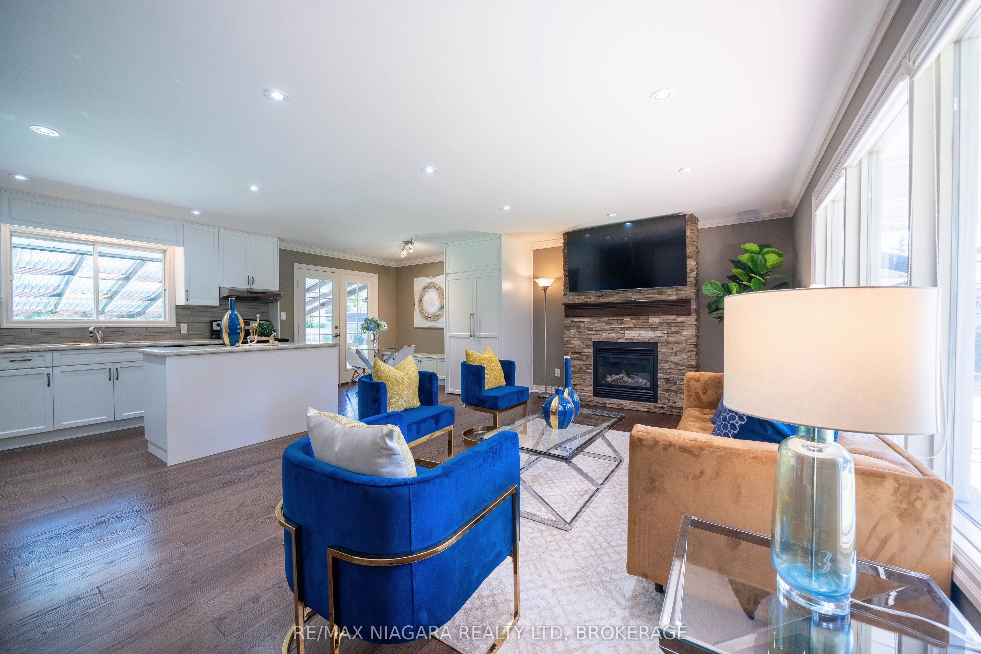 8 Fernwood Terrace Property Photo 6