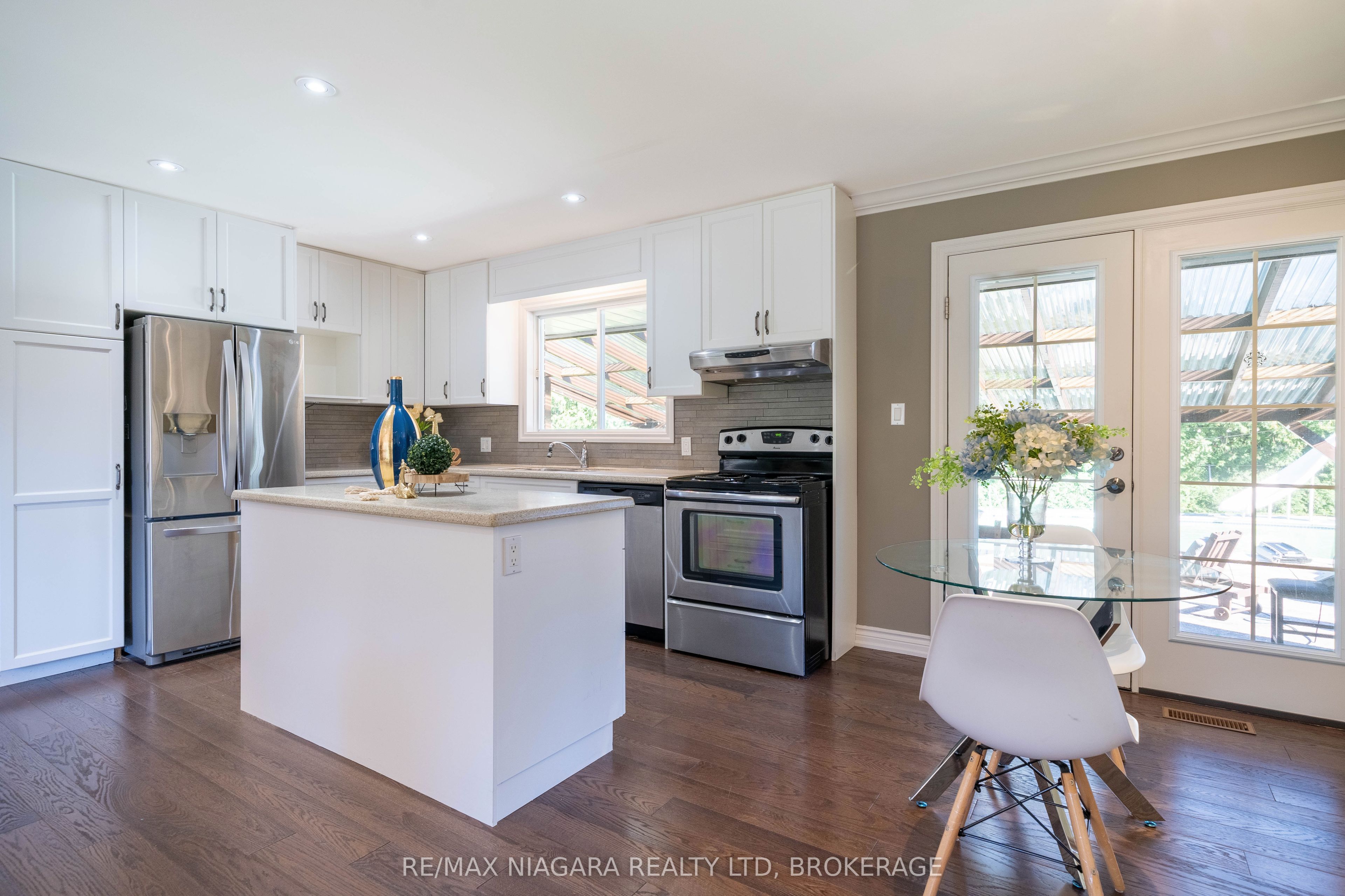8 Fernwood Terrace Property Photo 10