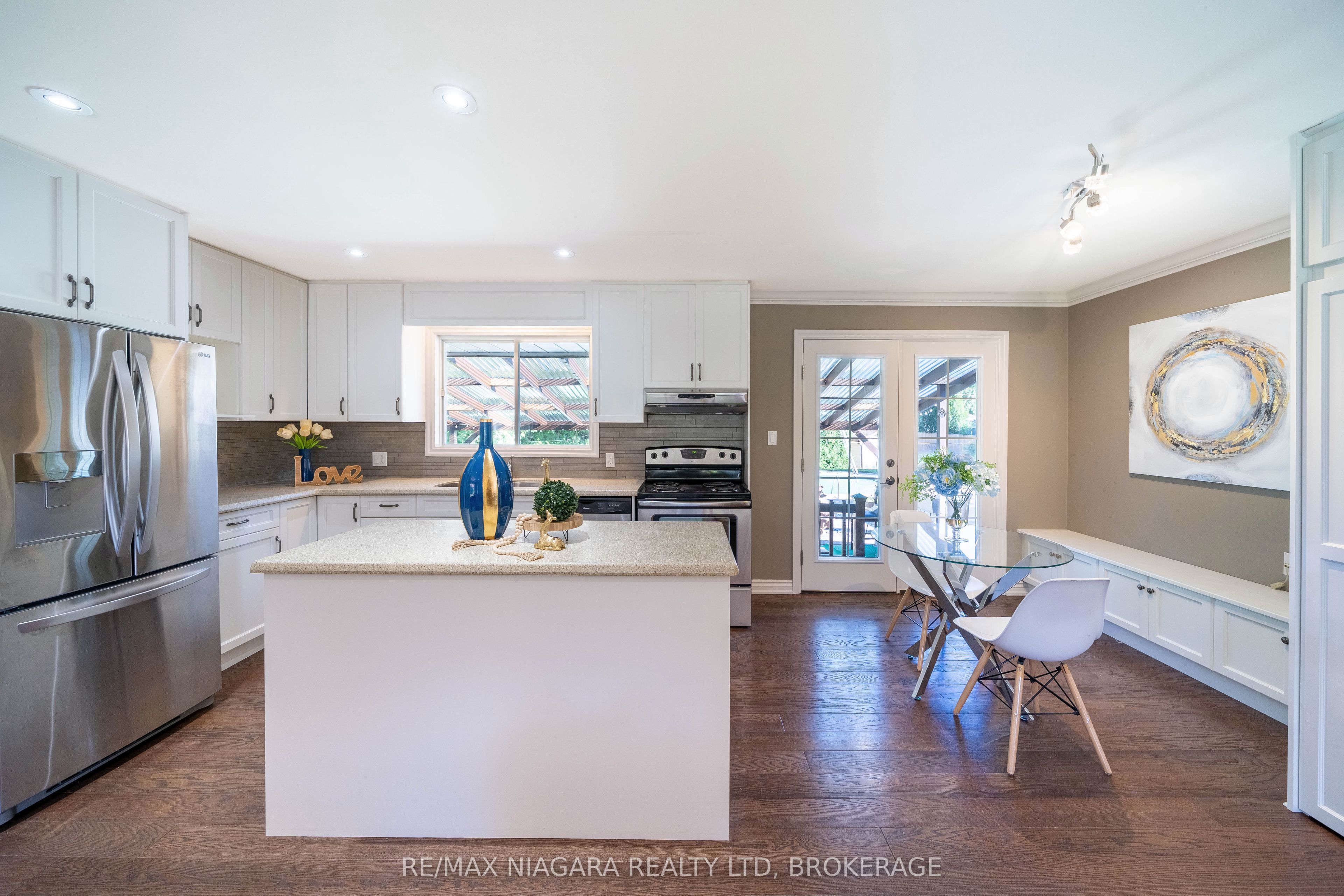 8 Fernwood Terrace Property Photo 11