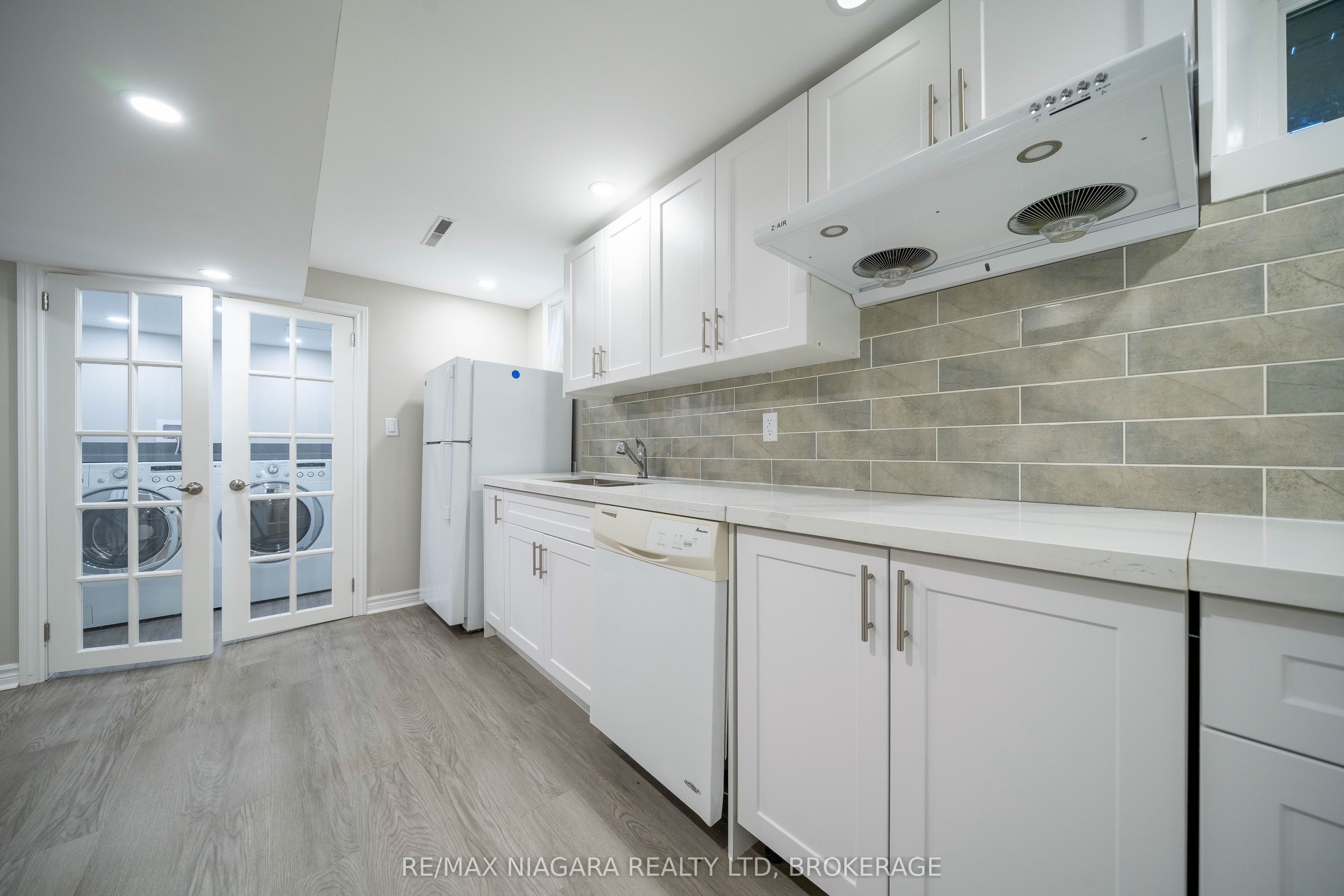8 Fernwood Terrace Property Photo 32