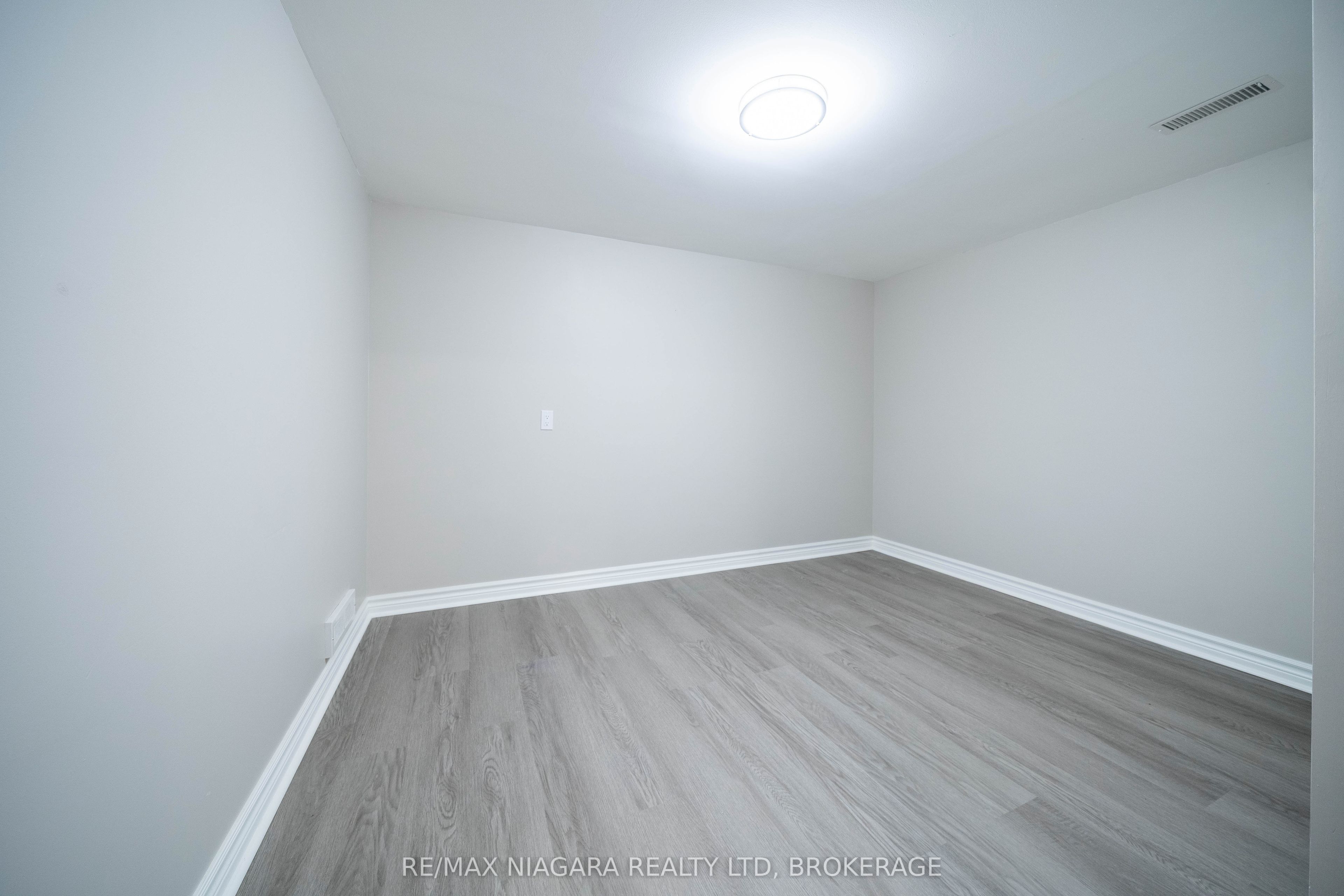 8 Fernwood Terrace Property Photo 37