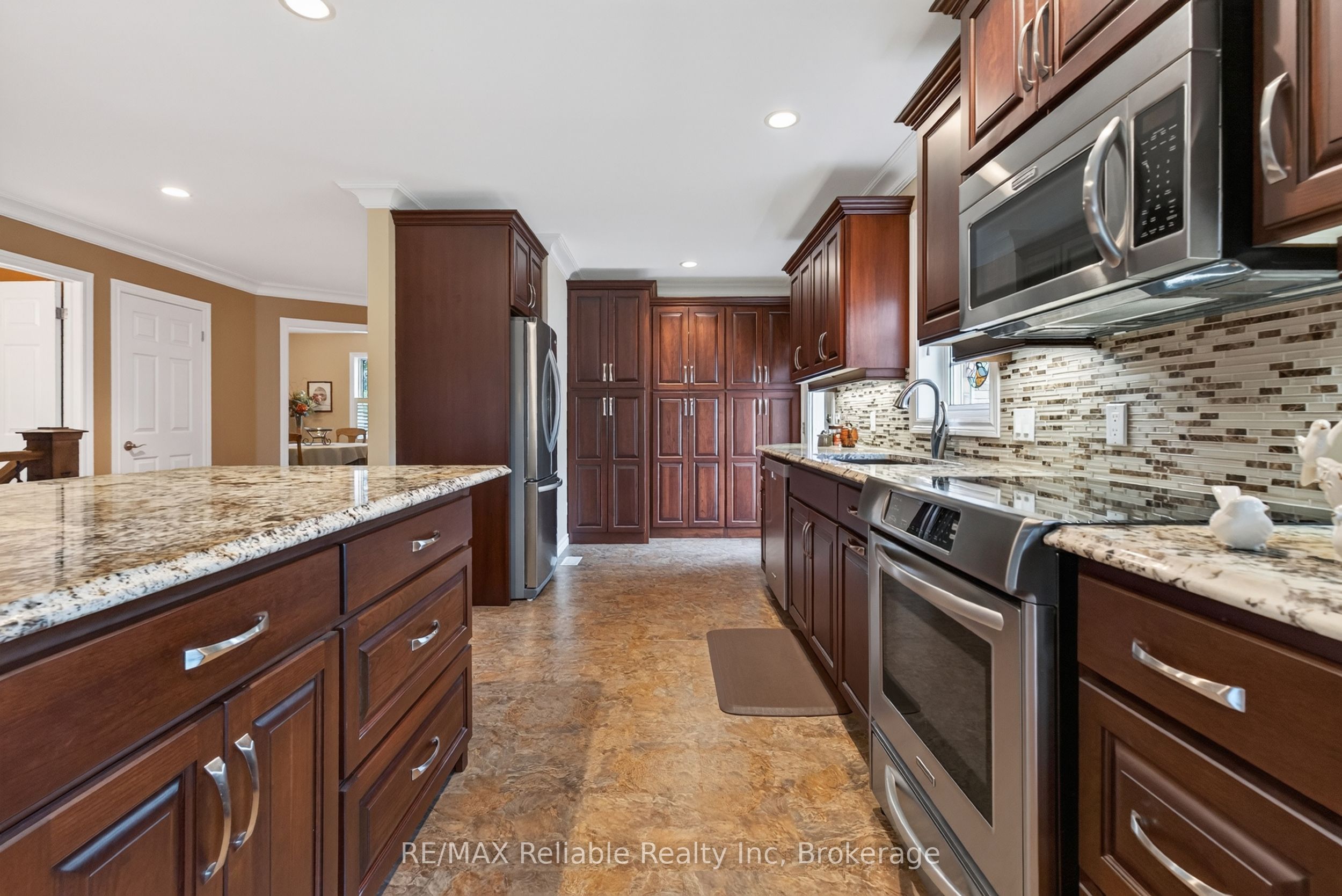 217 Bethune Crescent Property Photo 11