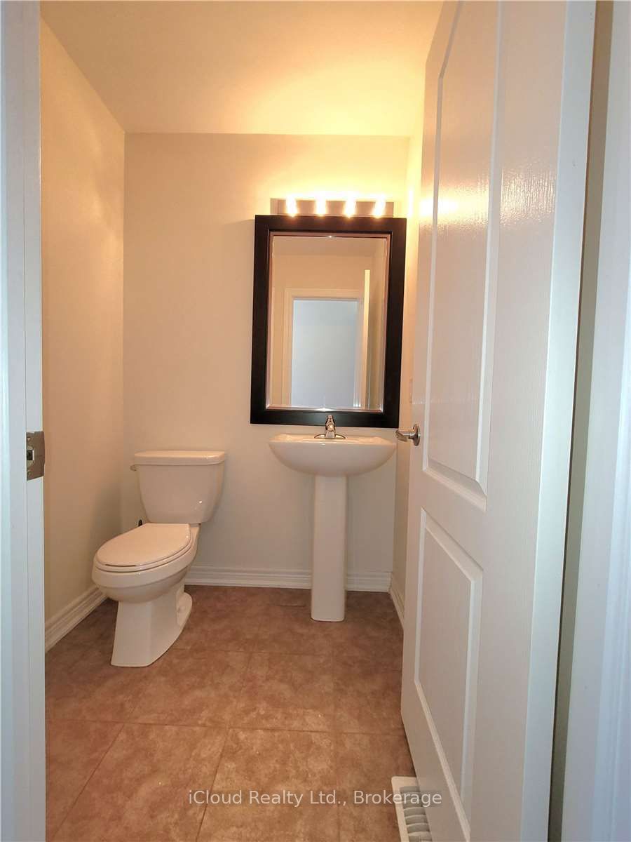 782 Cook Crescent Property Photo 3