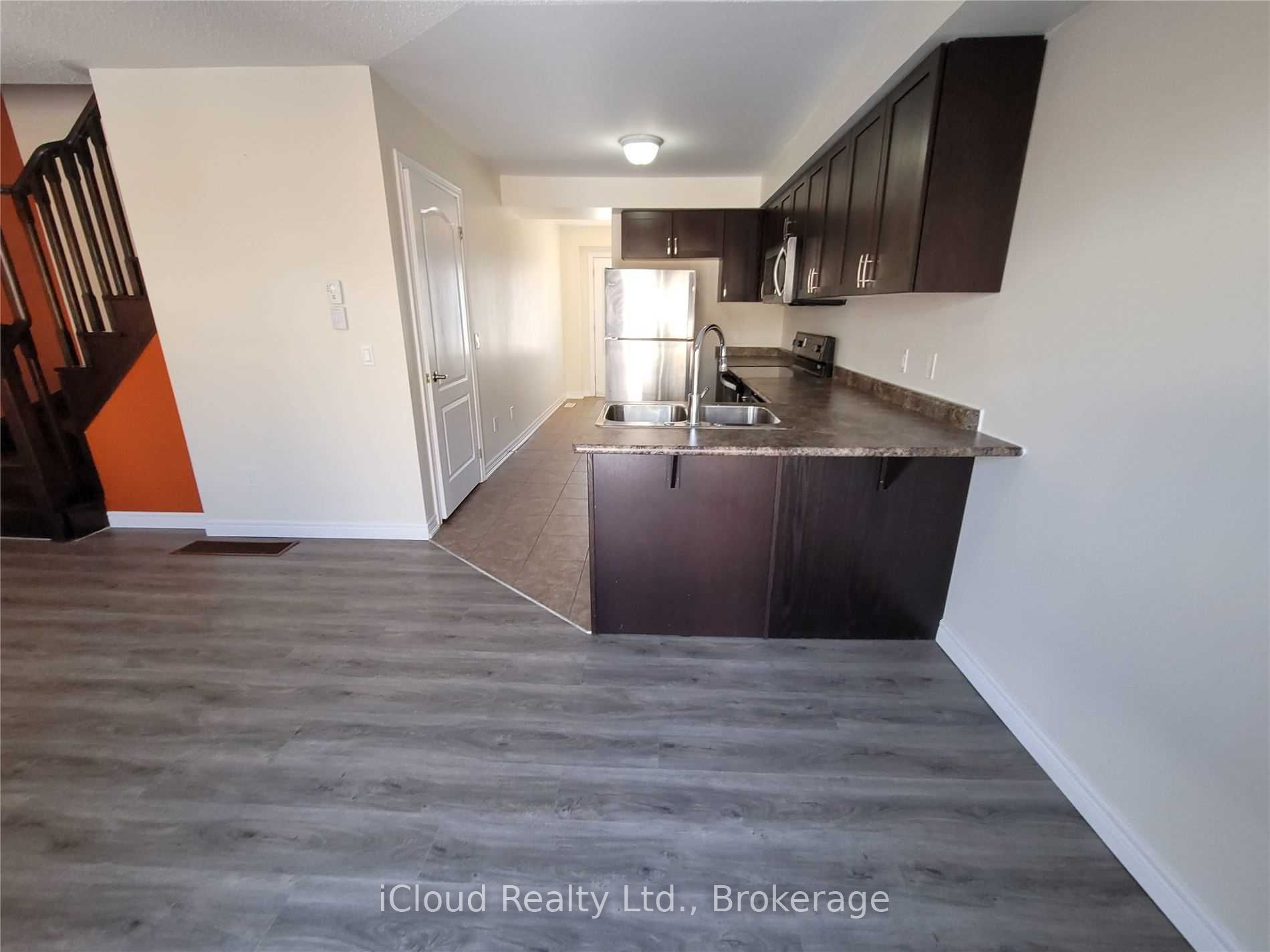 782 Cook Crescent Property Photo 4