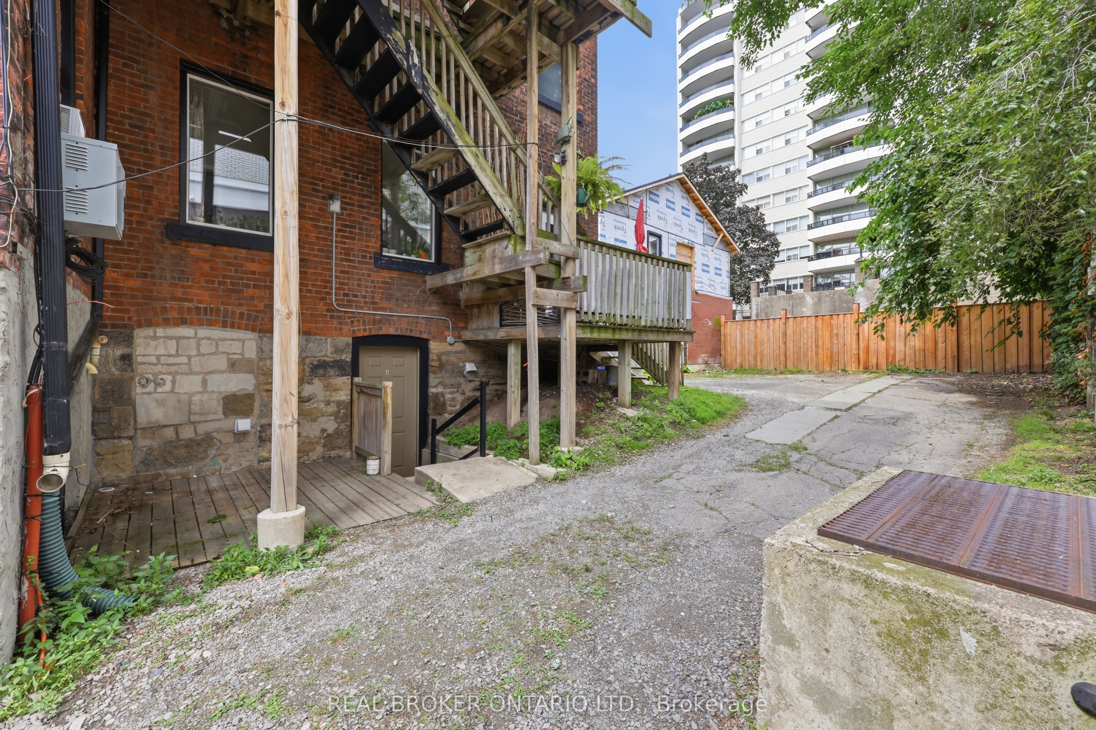 98 Duke Street Property Photo 4