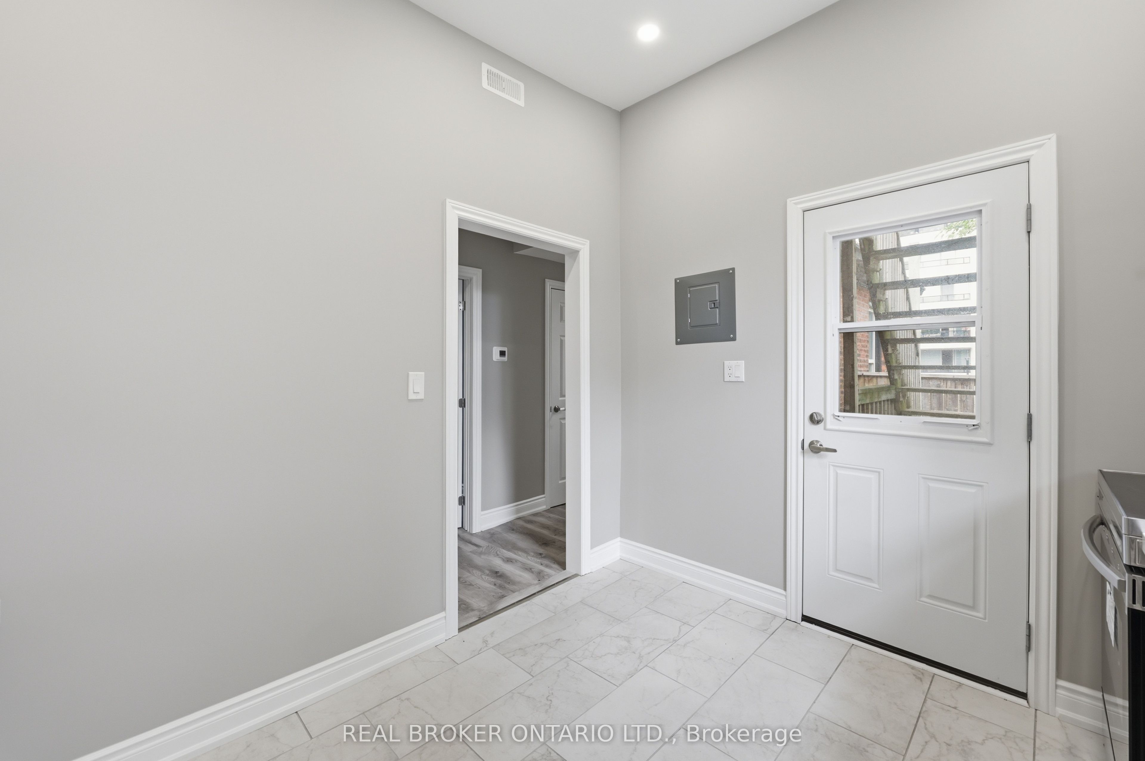 98 Duke Street Property Photo 10
