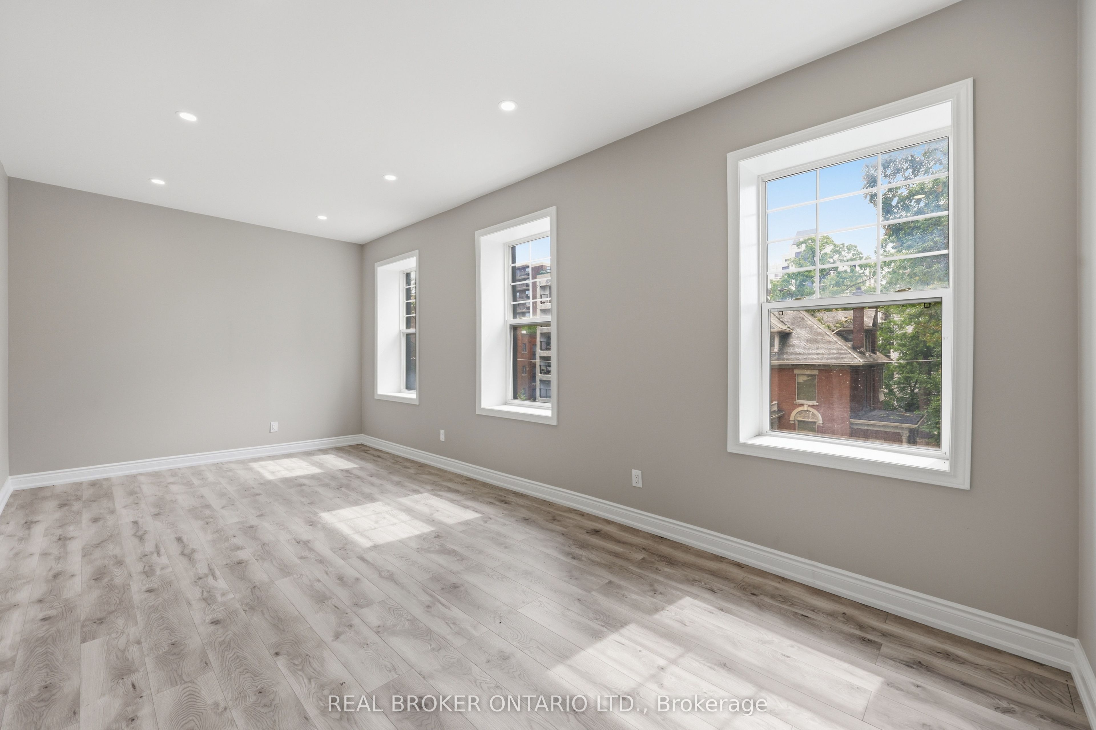 98 Duke Street Property Photo 14