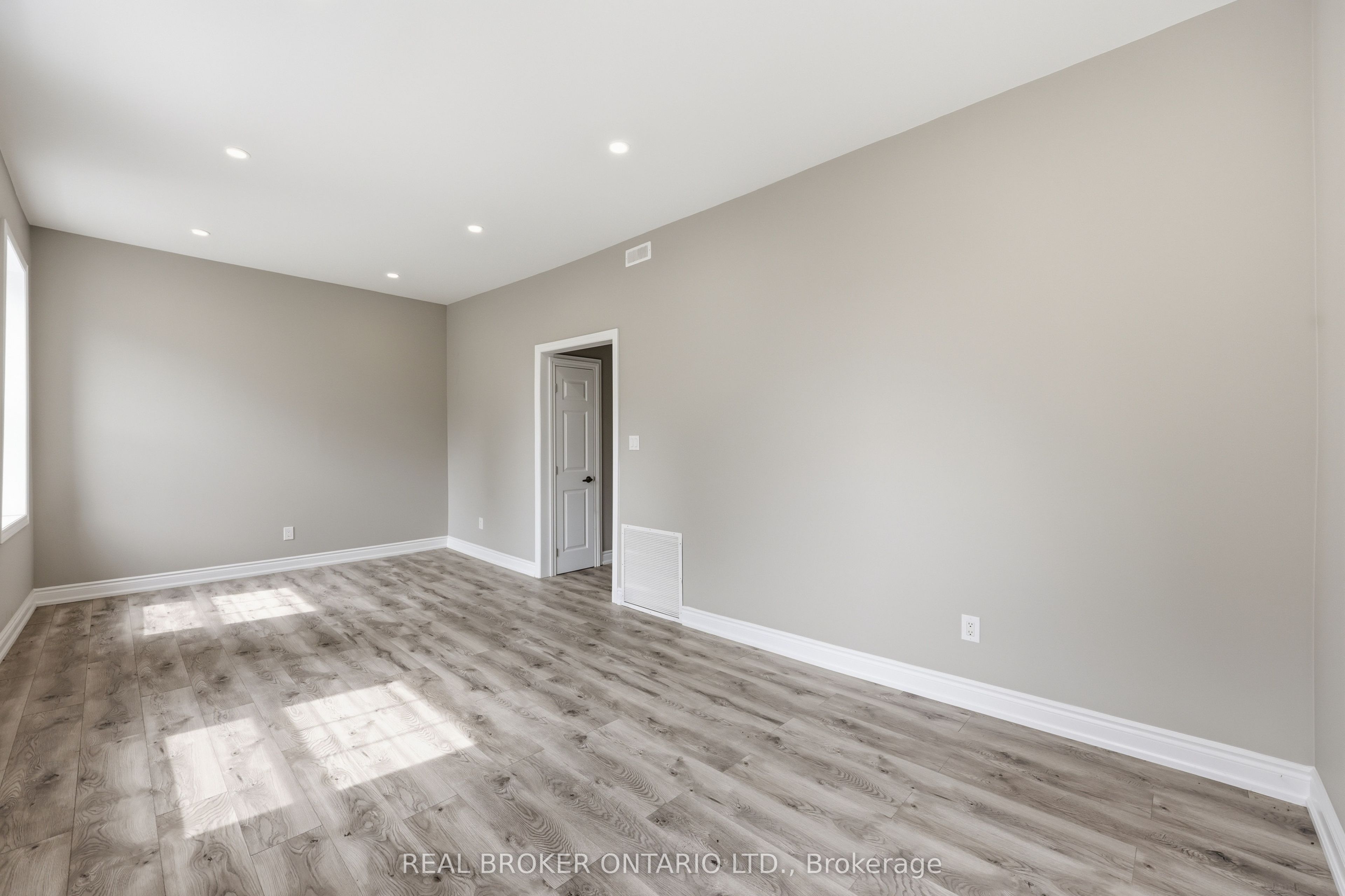 98 Duke Street Property Photo 15