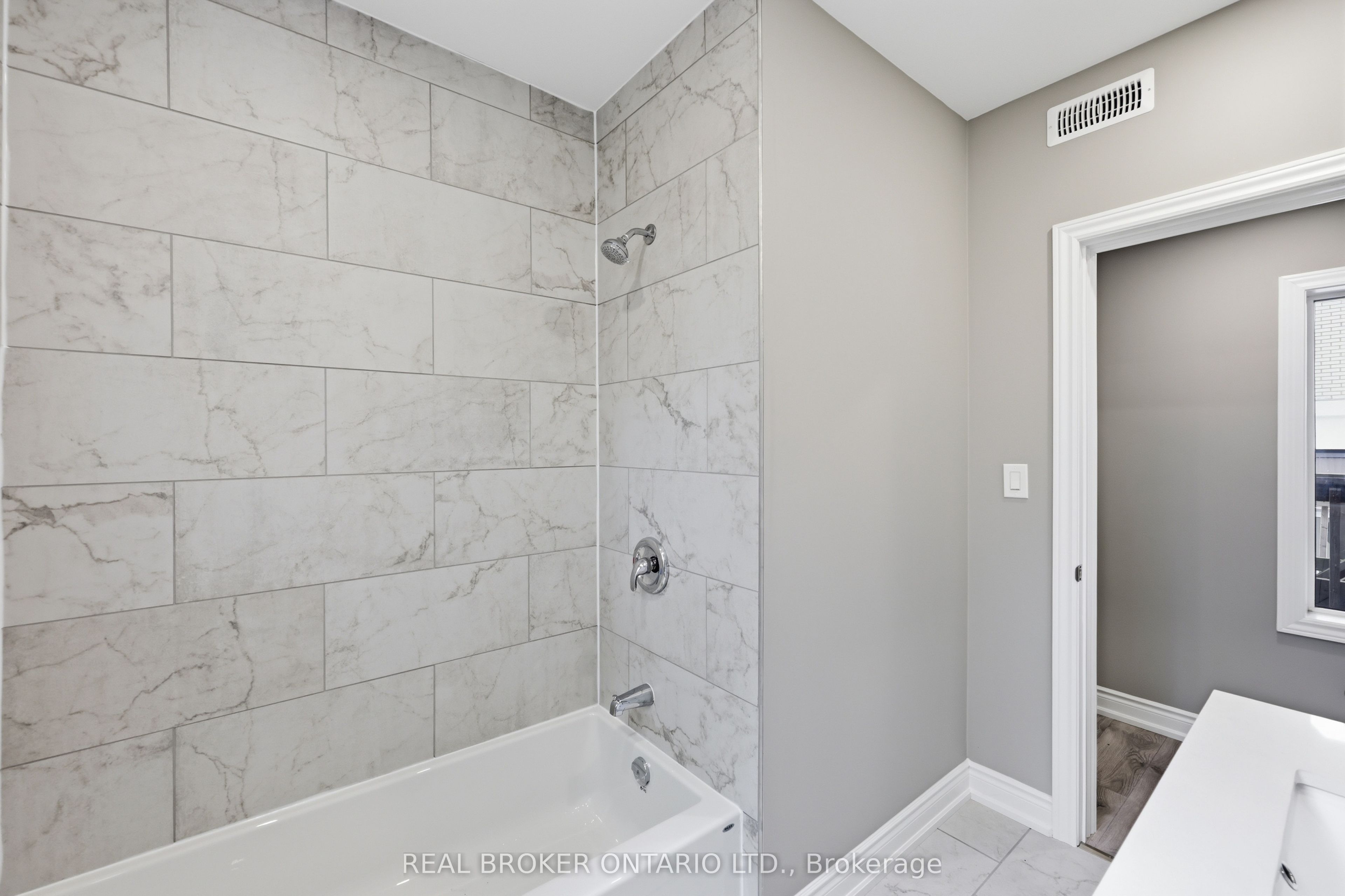 98 Duke Street Property Photo 23